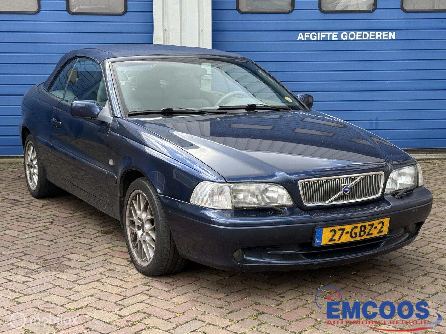 Volvo C70 2.0 T Luxury Line * Koppakking is lek * 2001 - voorkant