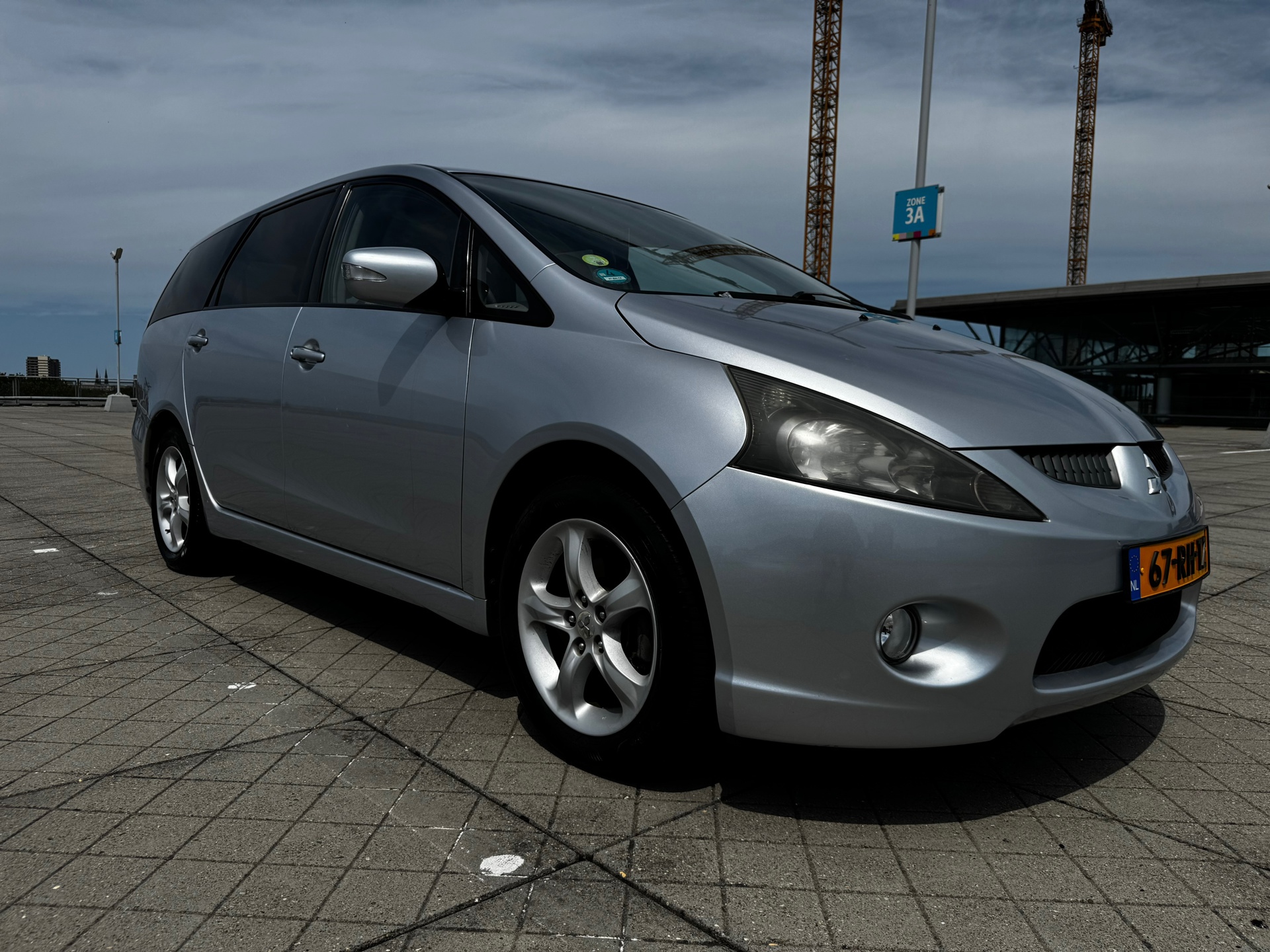 Foto van Mitsubishi Mitsubishi Grandis