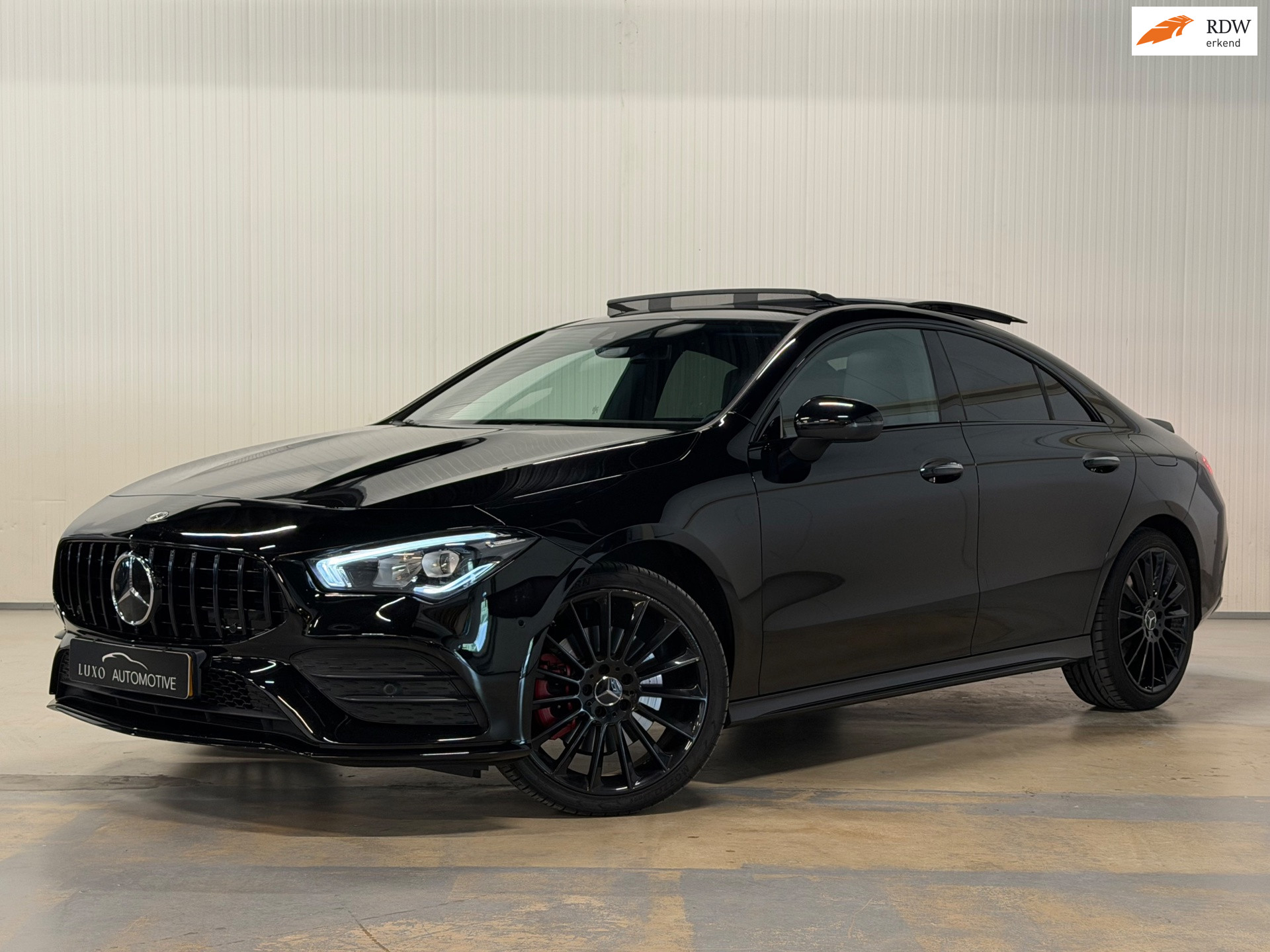 Mercedes-Benz Cla 250 E 250 e | 45S AMG LOOK | PANO | NIGHT | BURMESTER | AMBIANCE 2020 - voorkant
