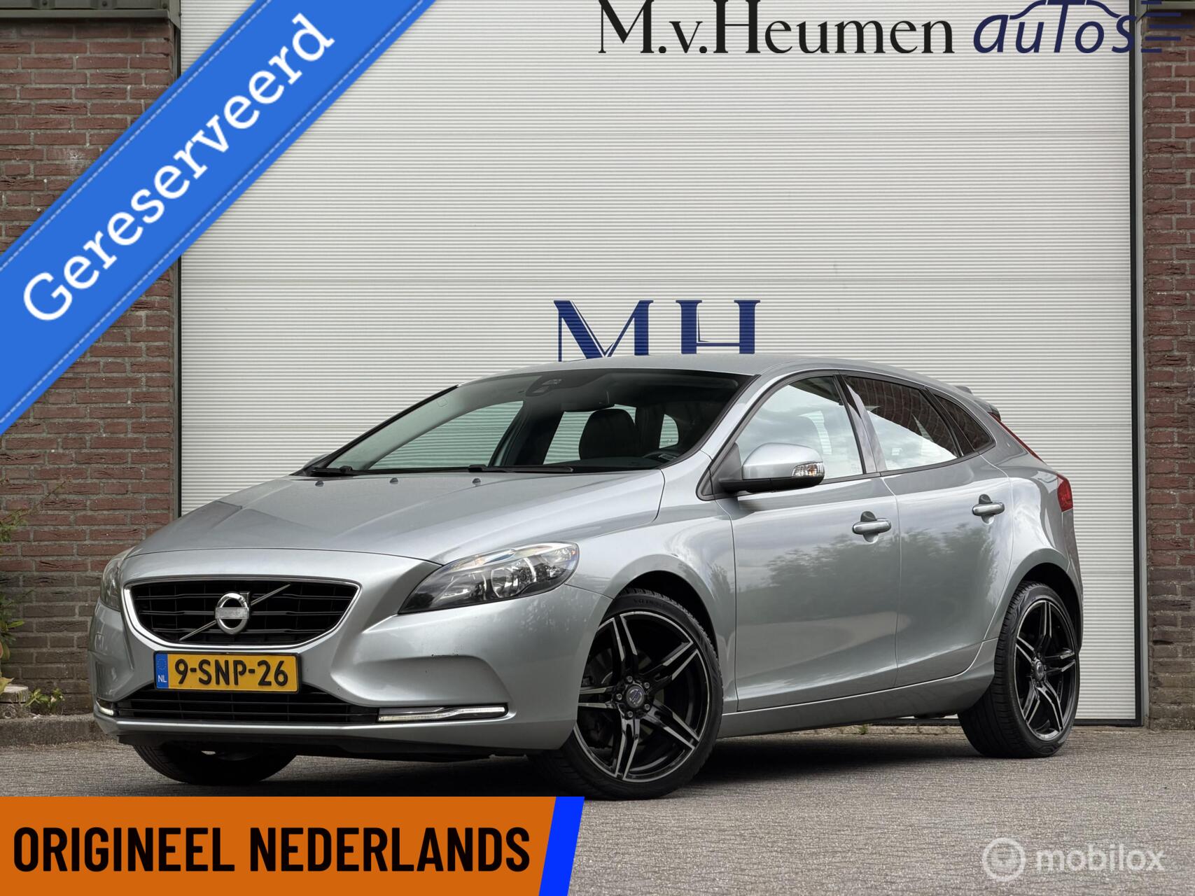 Volvo V40 1.6 T3 150PK Climate 18'' R-Design 2013 - voorkant