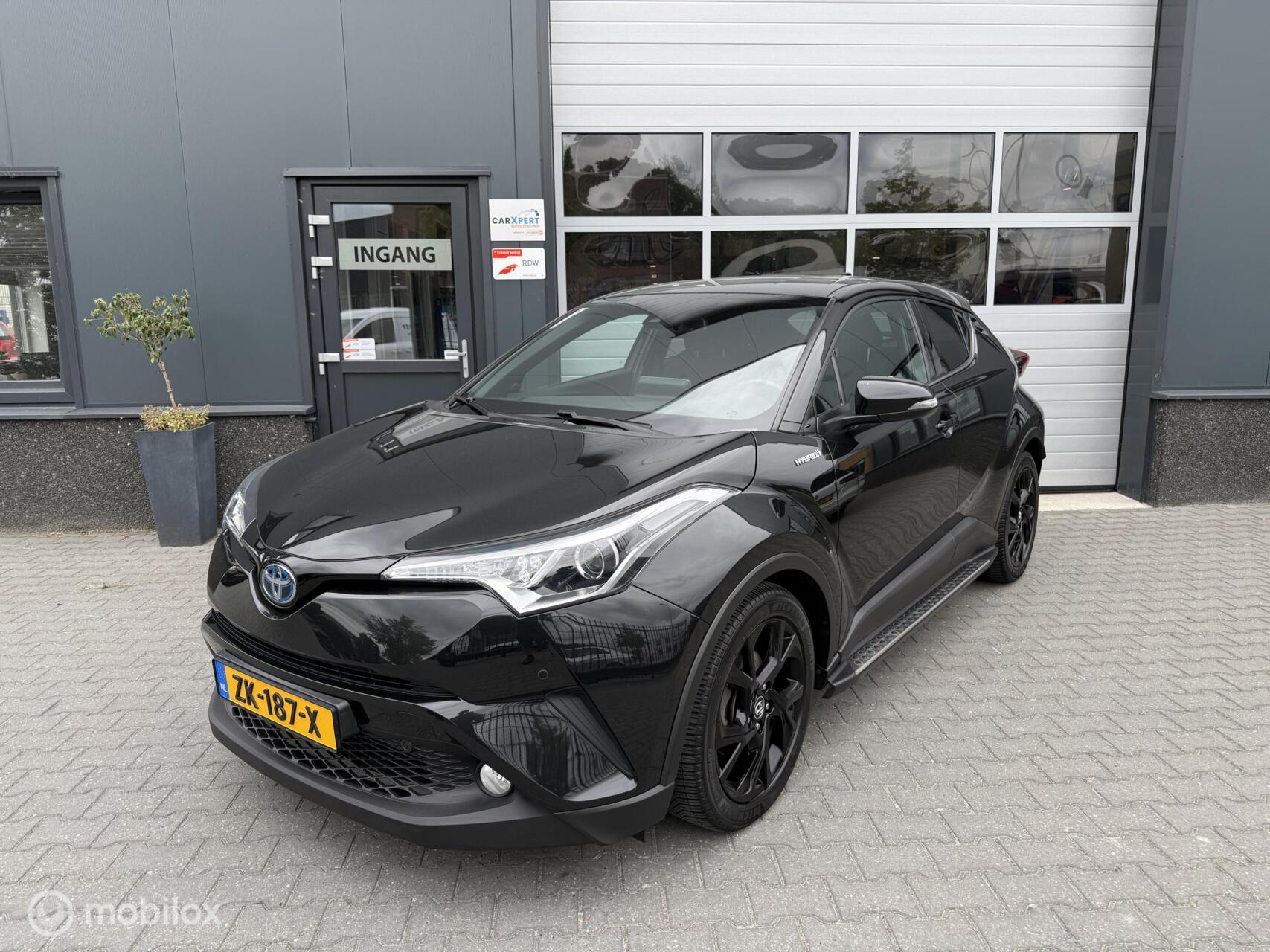 Toyota Toyota C-hr 1.8 Hybrid Dynamic / Trekhaak / ACC / Camera 2019 - voorkant