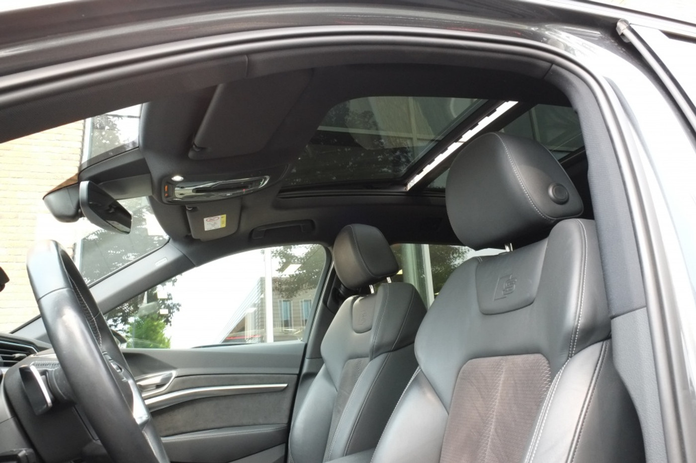 Foto van Audi E-tron 50