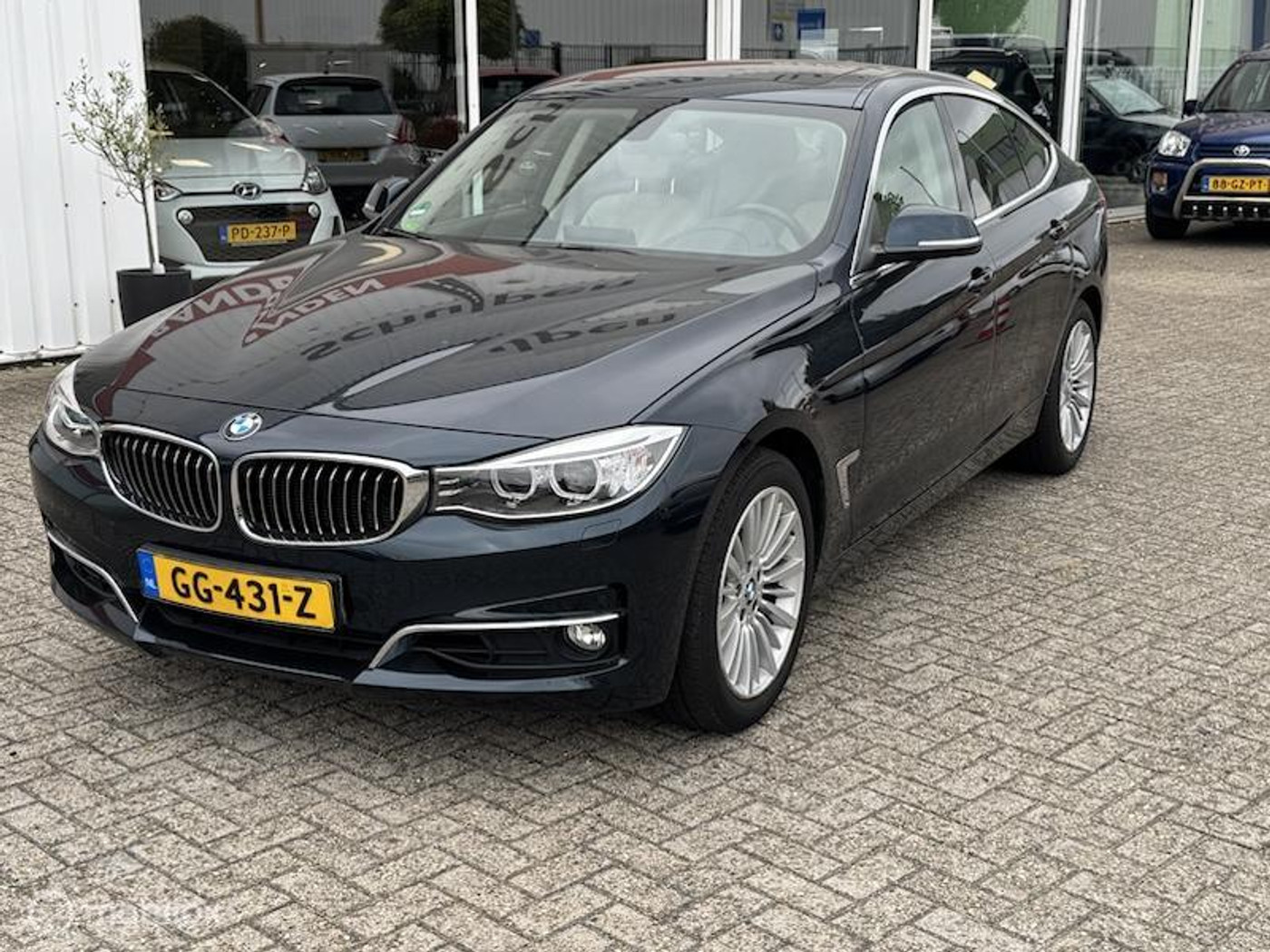 BMW 320i 320i M Sport Edition High Executive 2015 - voorkant
