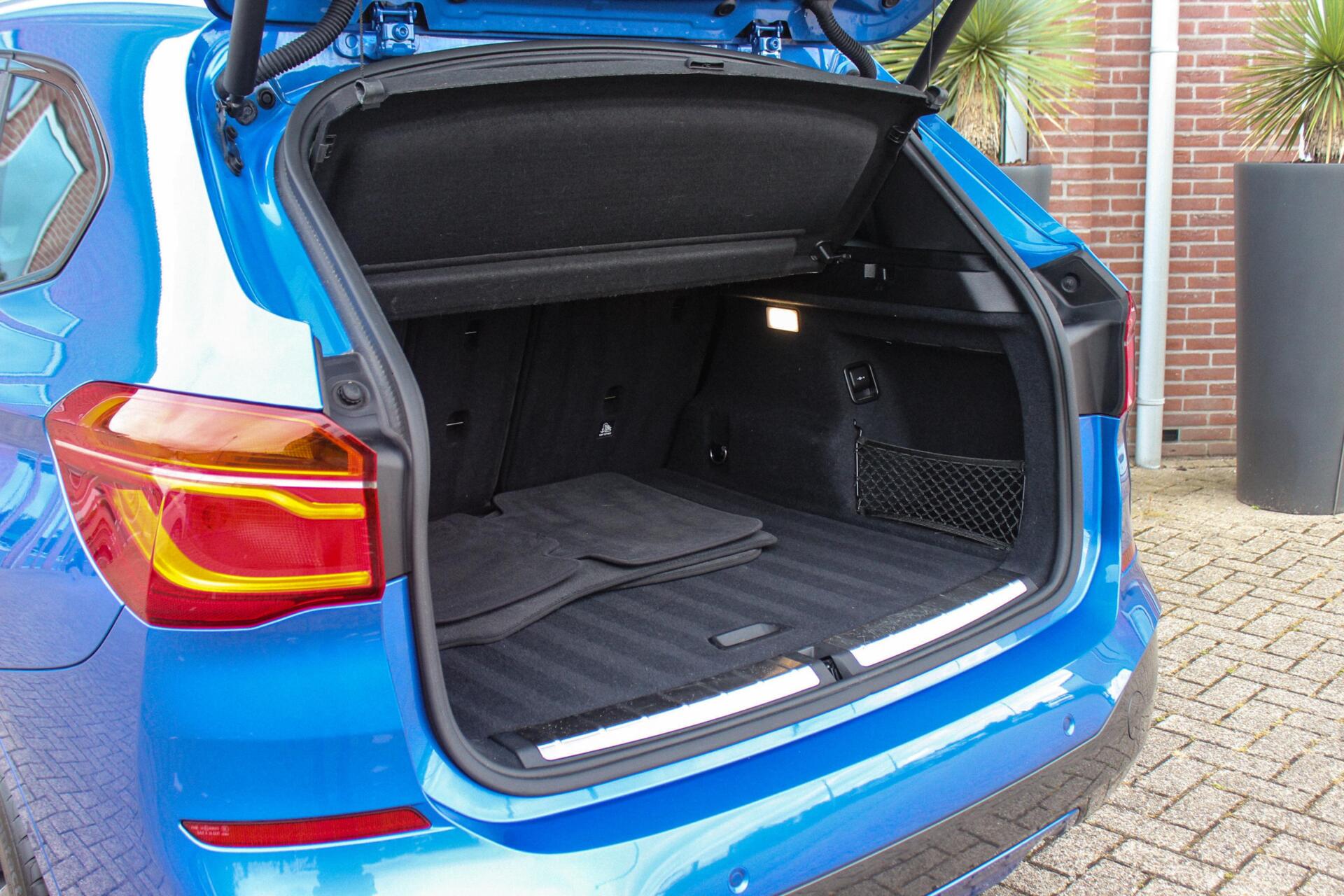 Foto van BMW X1 Xdrive18d