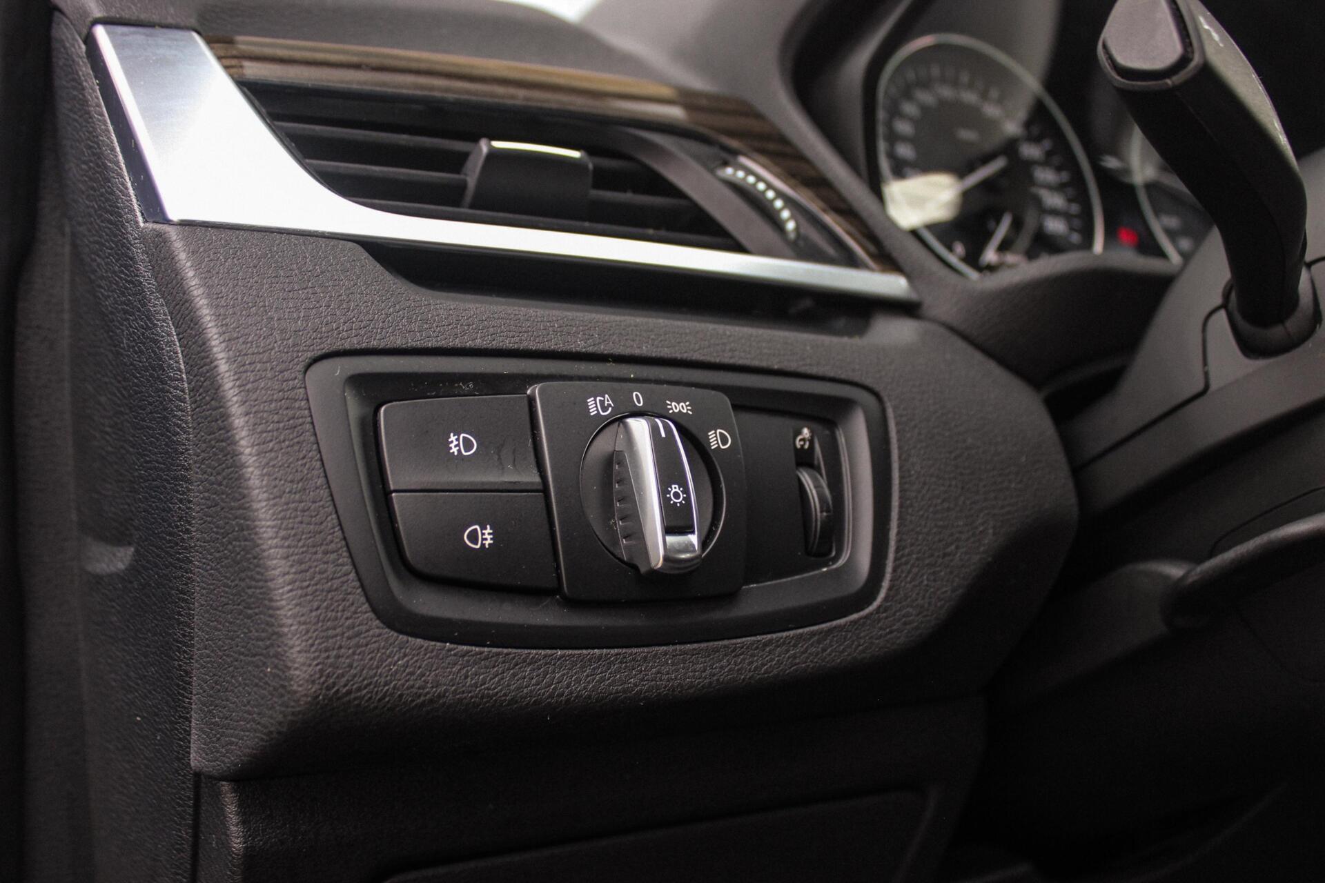 Foto van BMW X1 Xdrive18d