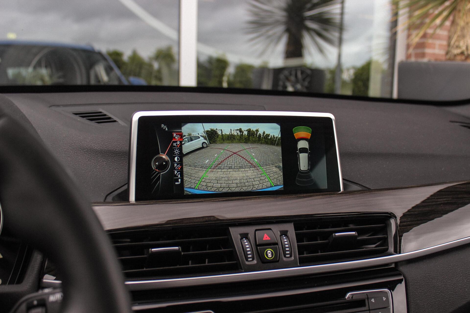 Foto van BMW X1 Xdrive18d
