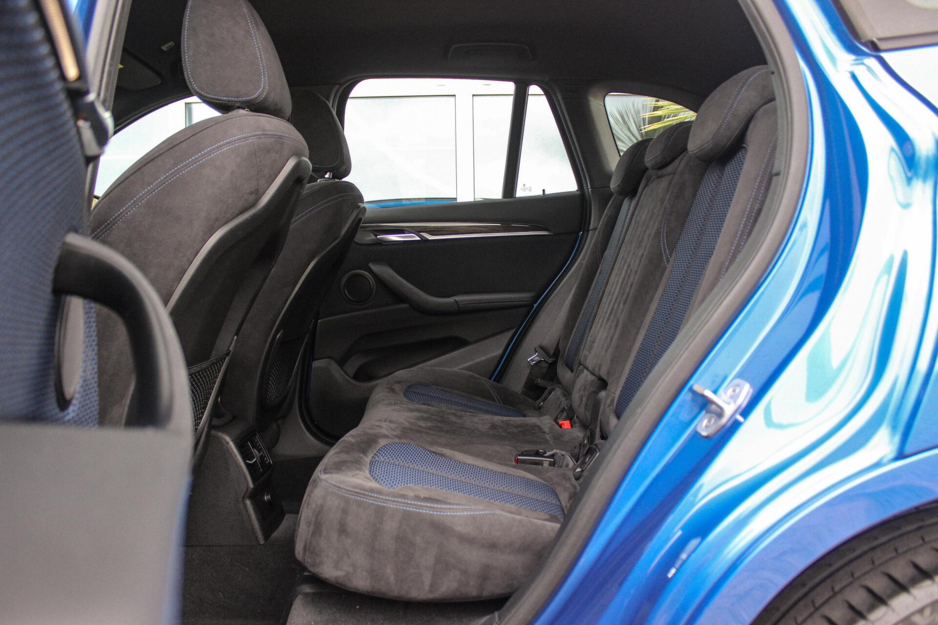 Foto van BMW X1 Xdrive18d
