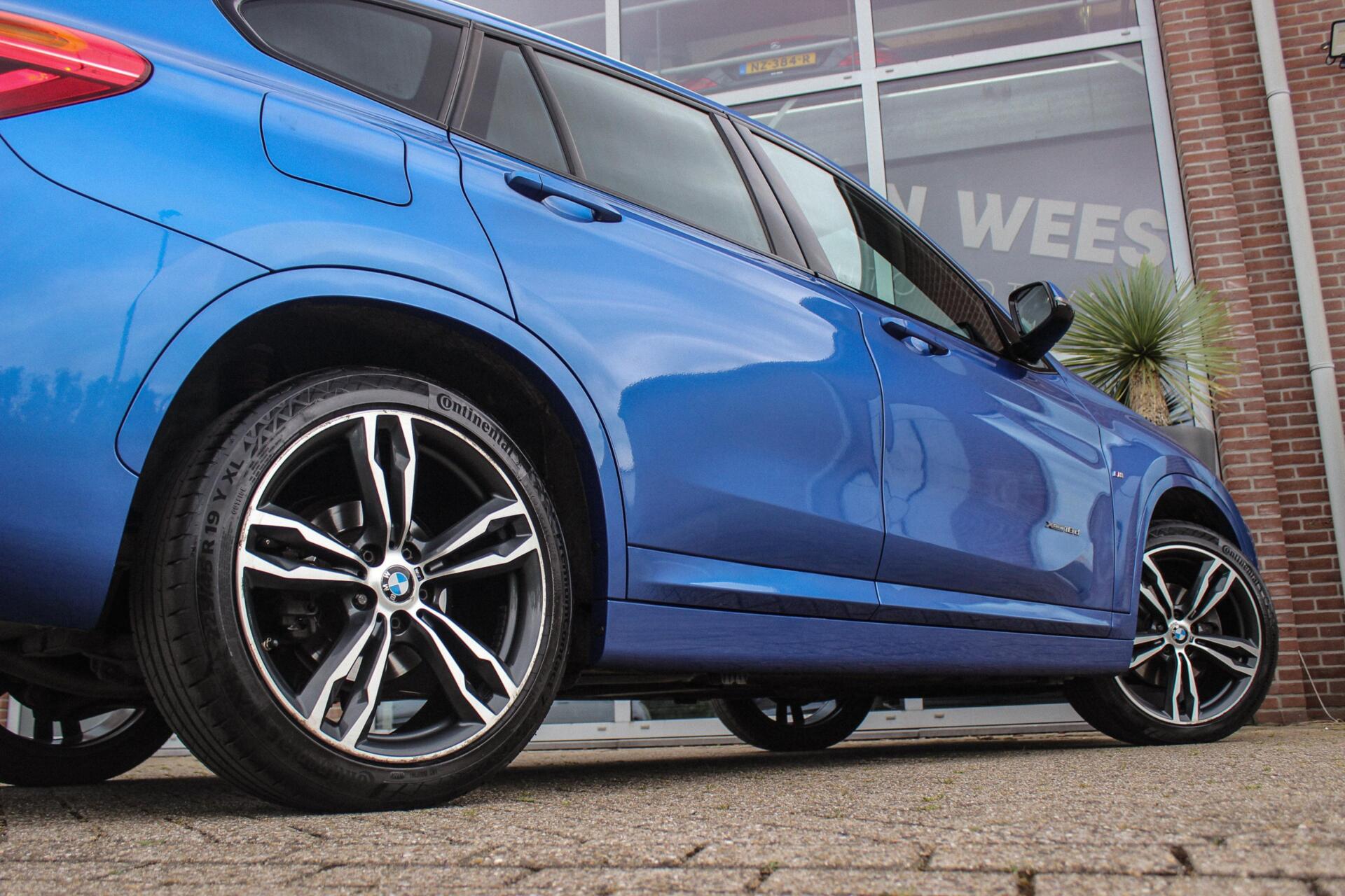 Foto van BMW X1 Xdrive18d