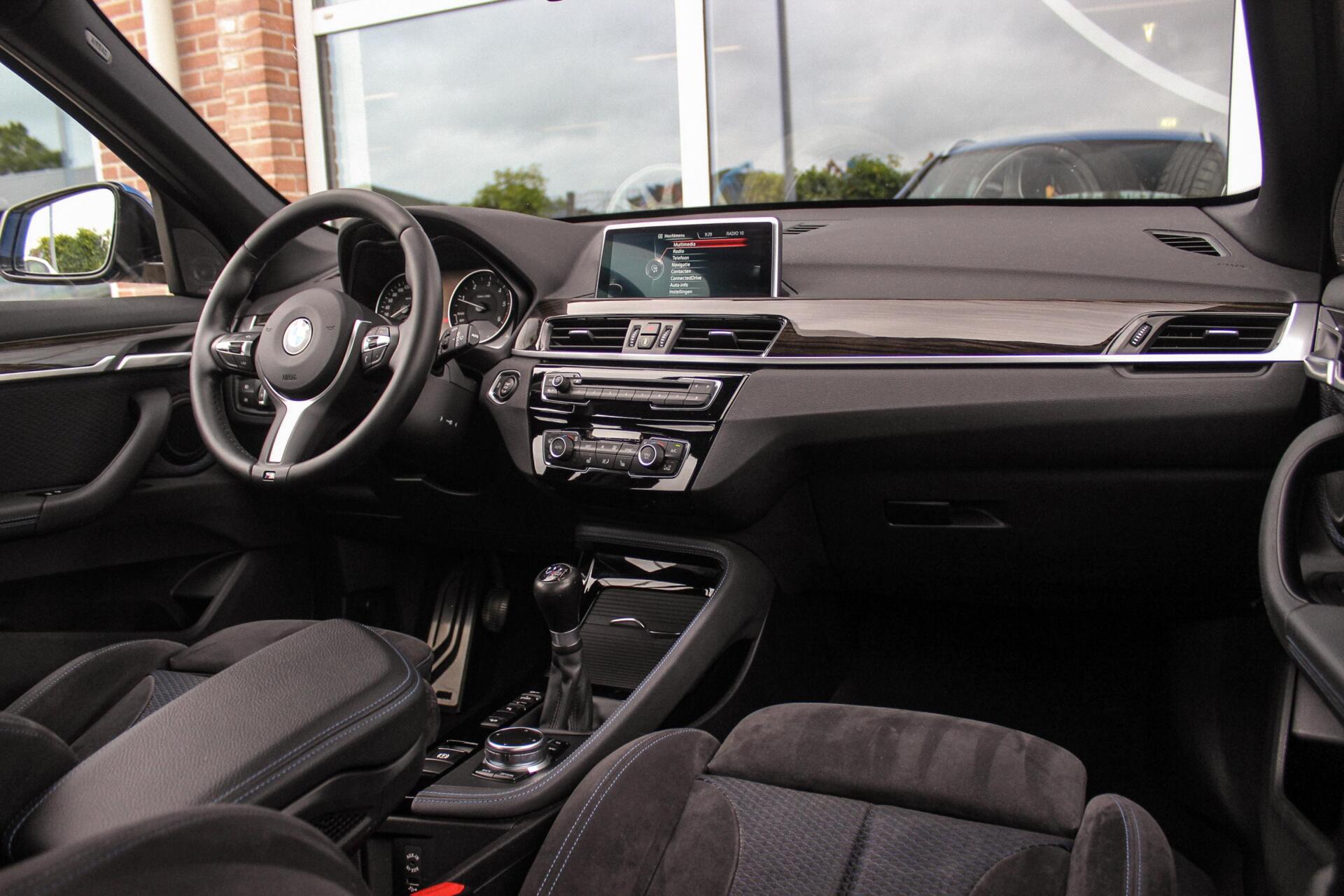 Foto van BMW X1 Xdrive18d