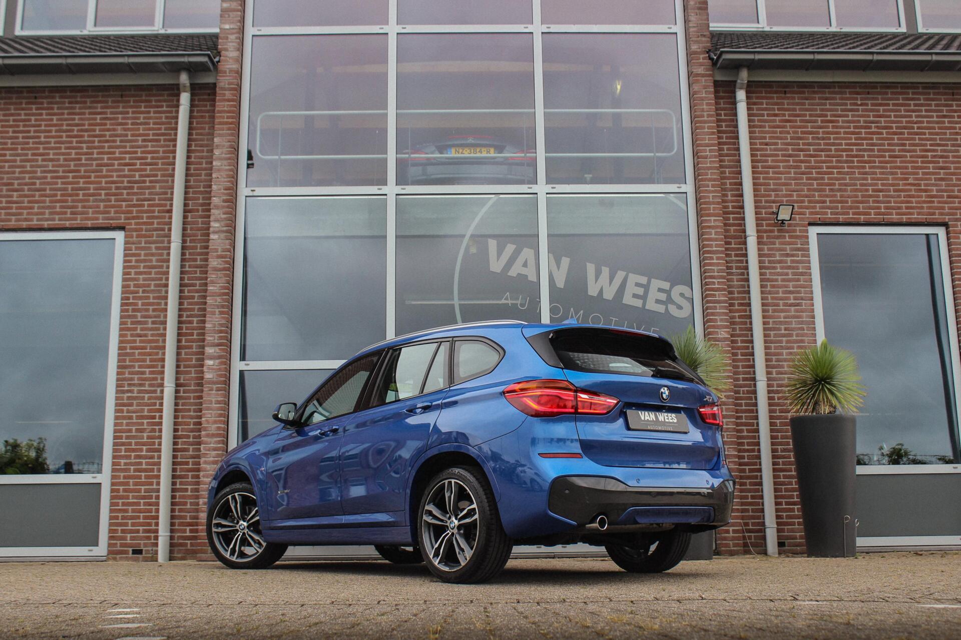 Foto van BMW X1 Xdrive18d