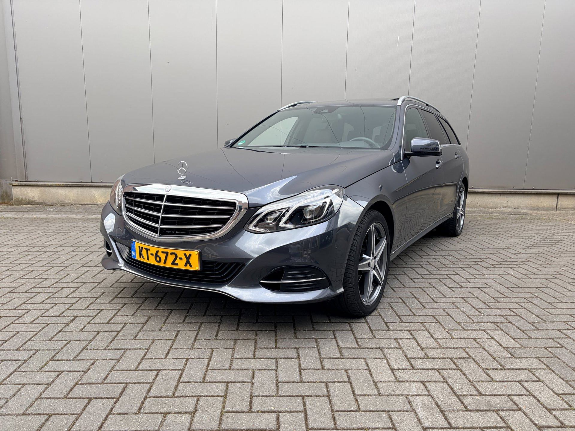 Mercedes-Benz E 200 200 Prestige Avantgarde 2016 - voorkant