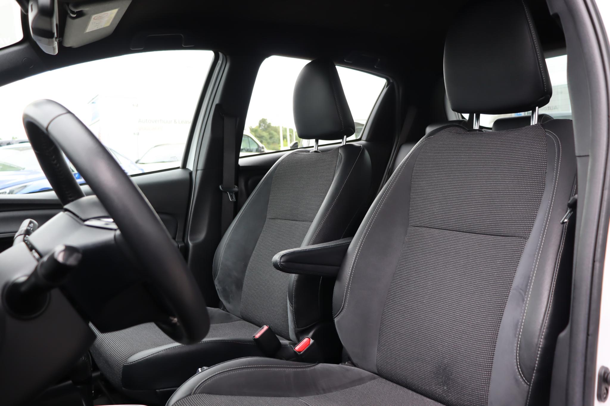 Foto van Toyota Toyota Yaris Hybrid