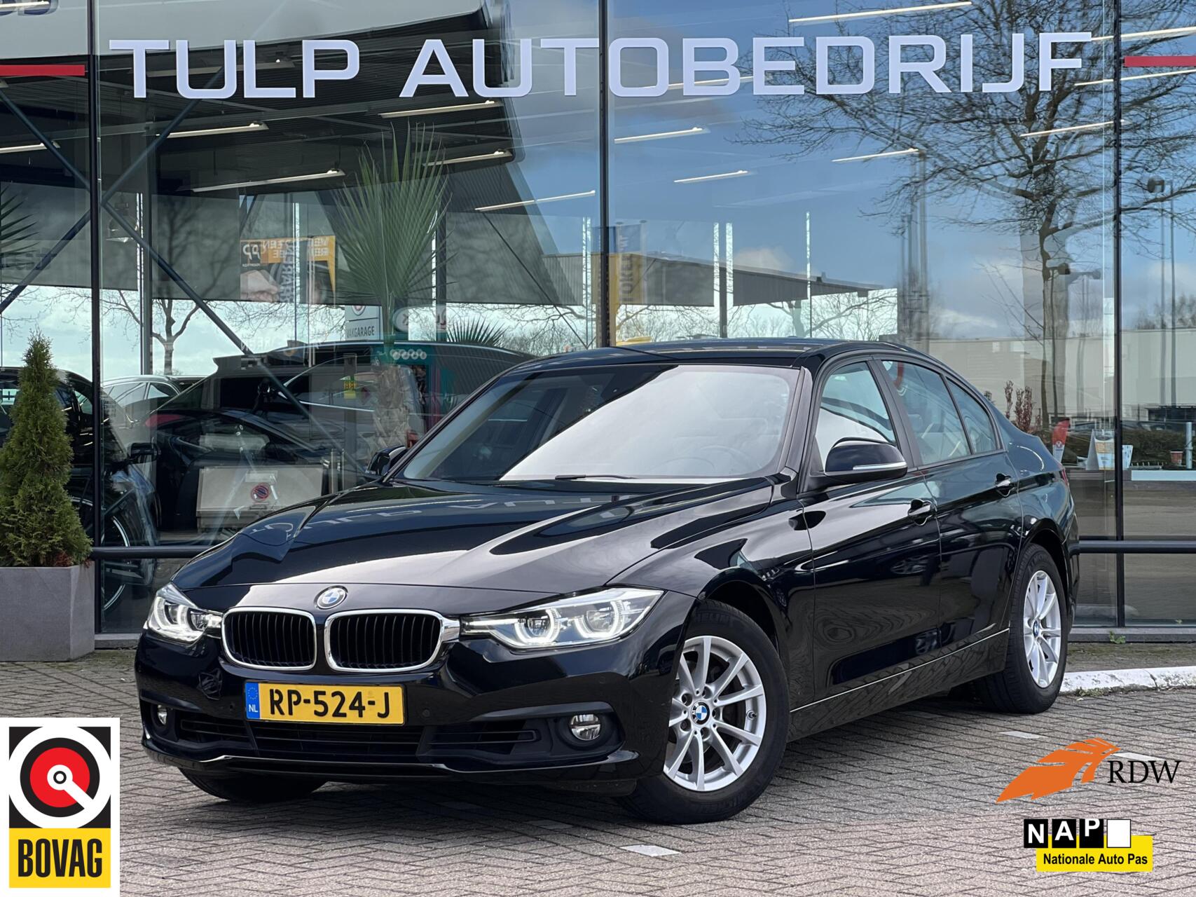 BMW 3-serie 318i High Executive Automaat Clima 2018 Leer NAP 2018 - voorkant