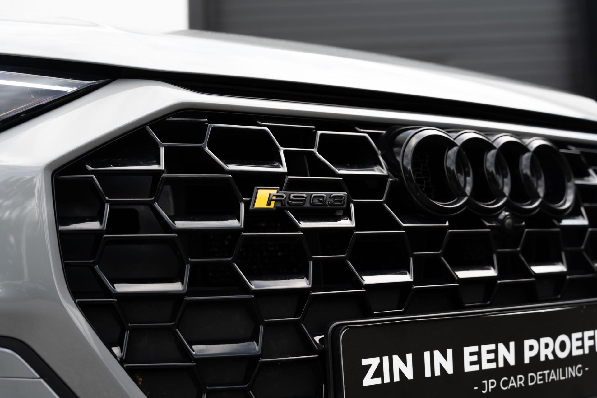 Foto van Audi RS Q3 Sportback