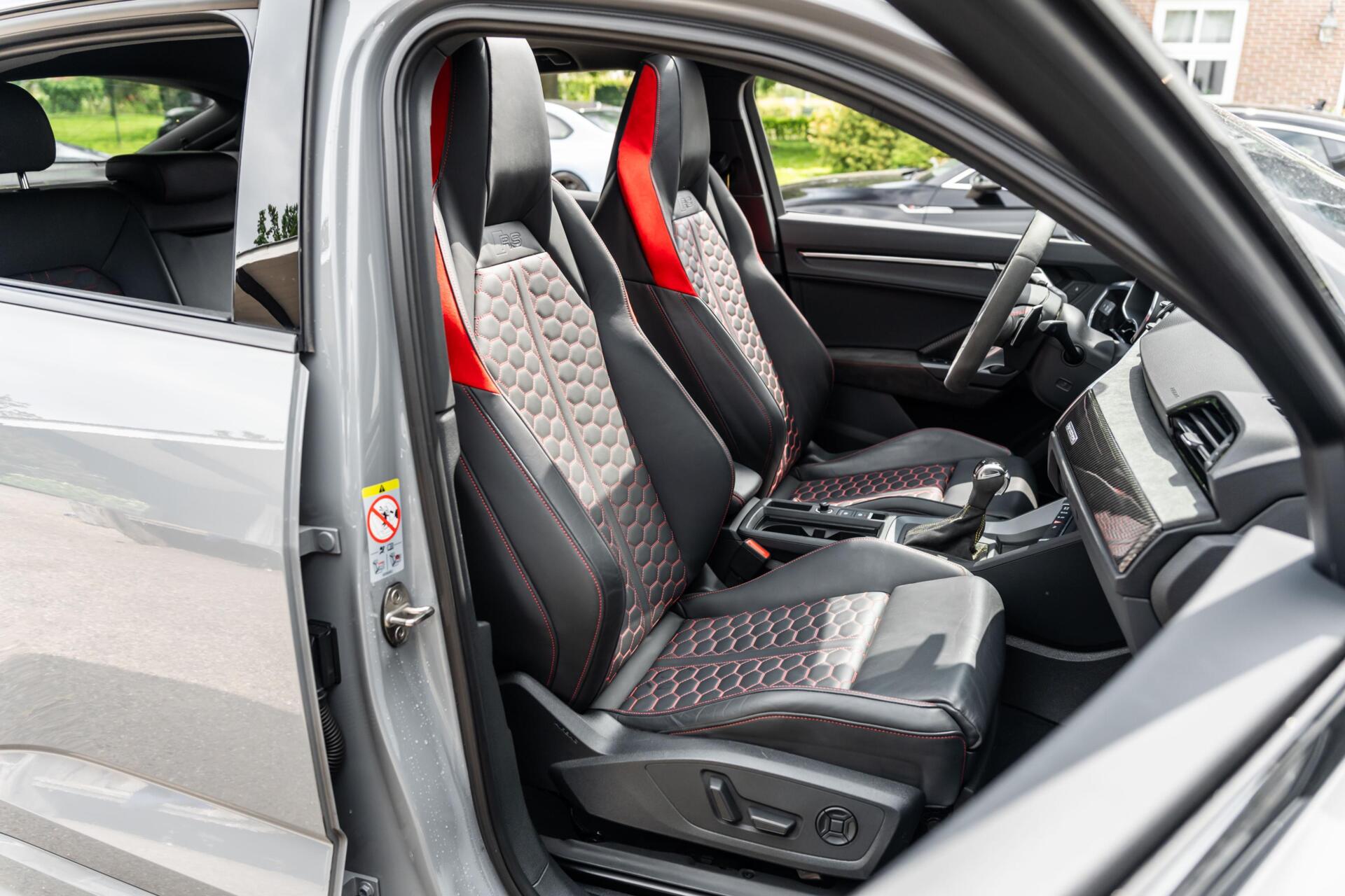 Foto van Audi RS Q3 Sportback