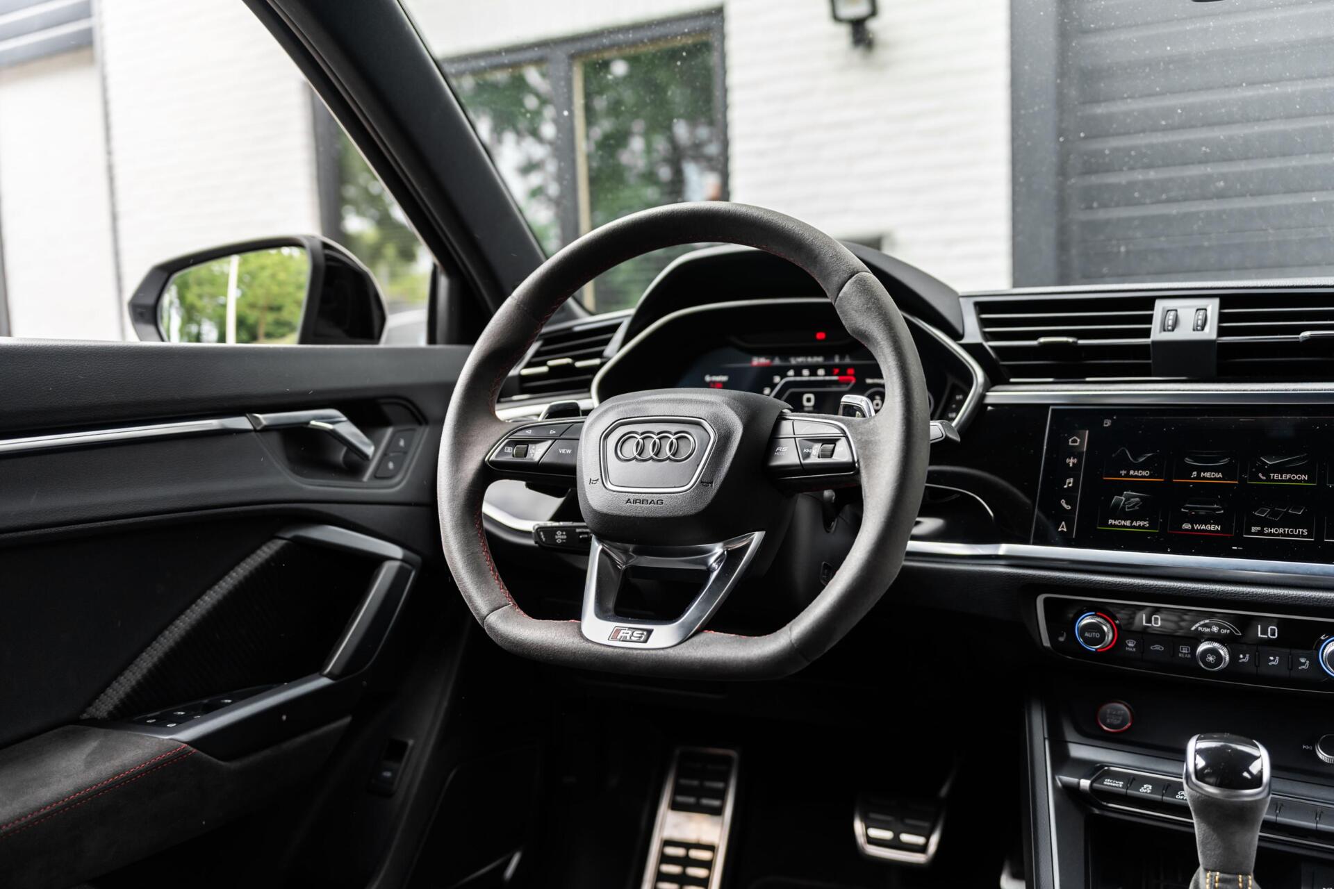 Foto van Audi RS Q3 Sportback