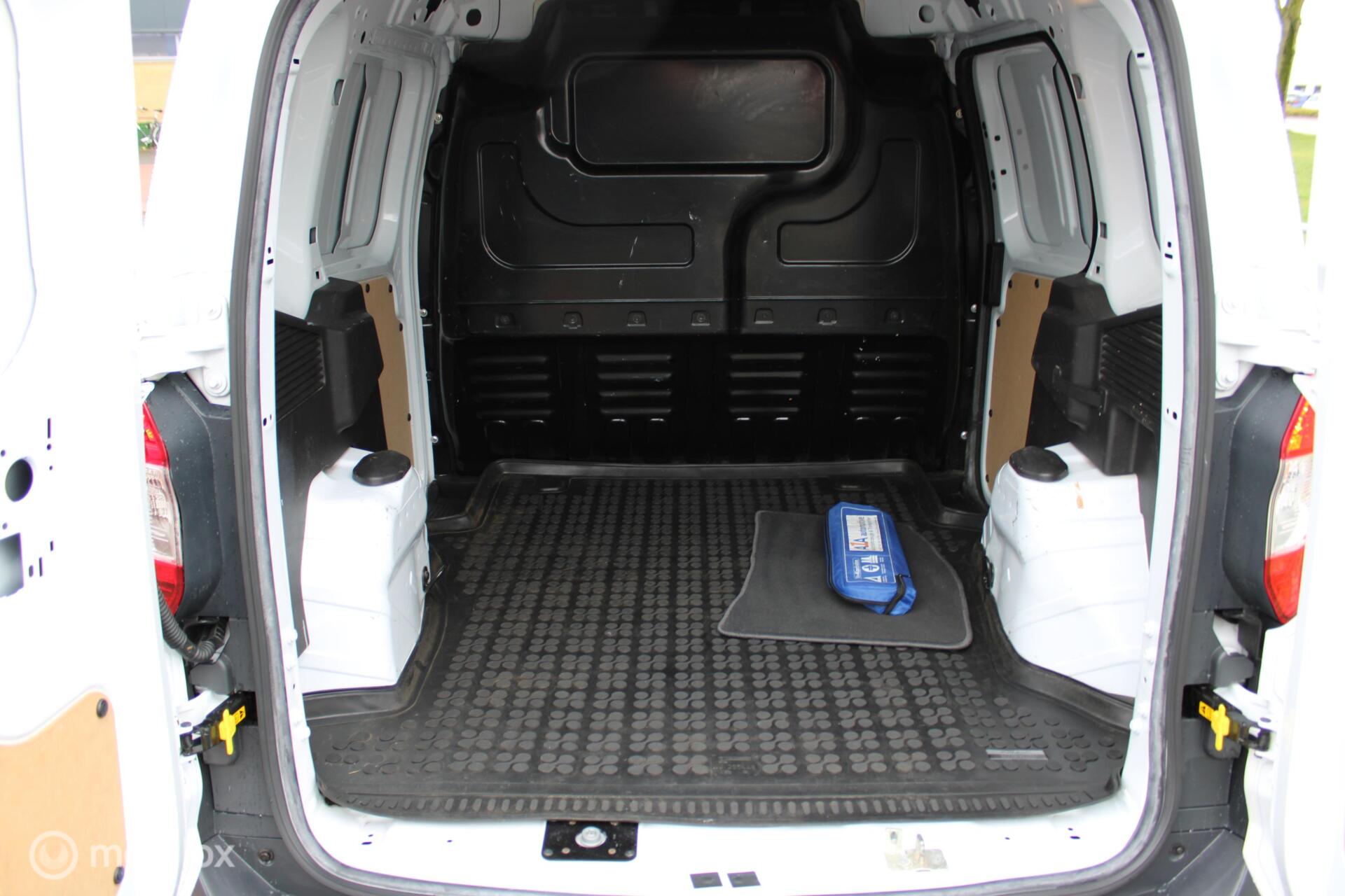 Foto van Ford Transit Courier