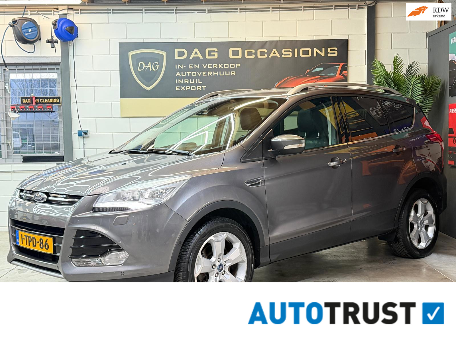 Ford Kuga 1.6 Titanium 4WD|AUTO|CAMERA|OPENDAK|LEER|TREKHAAK 2013 - voorkant