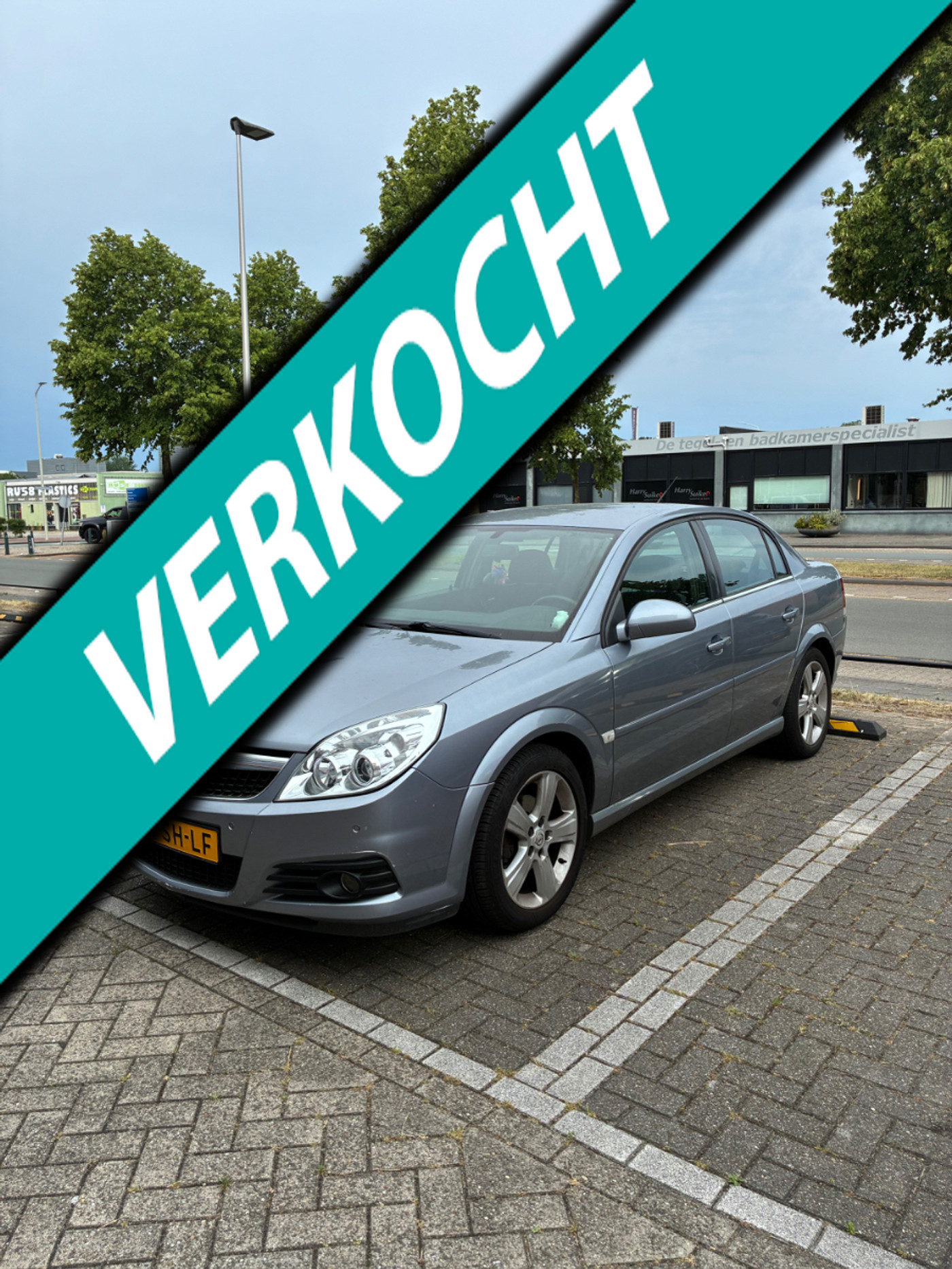 Opel Vectra 1.8-16V Cosmo RIJDSUPER!/AIRCO/PDC V+A/LMVELGEN 2006 - voorkant