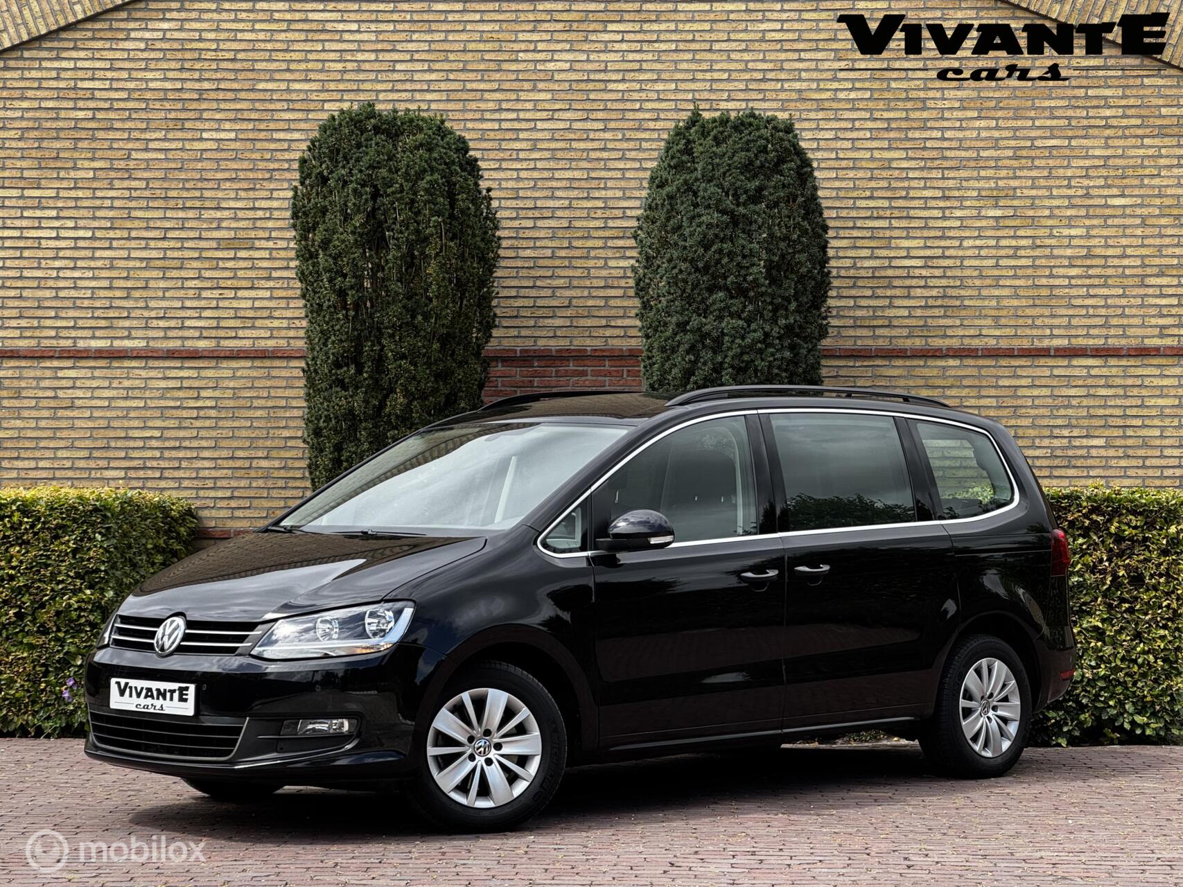 Volkswagen Sharan 1.4 TSI Exclusive Series 7Pers. Dealer O.H. 2018 - voorkant