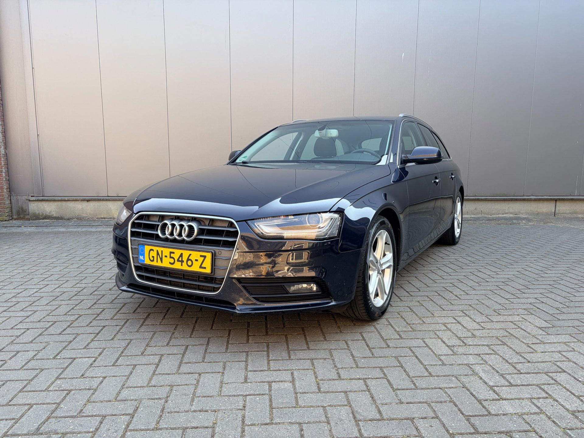 Audi A4 Avant 2.0 TDI Business Edition | Navi | Xenon | Automaat 2013 - voorkant