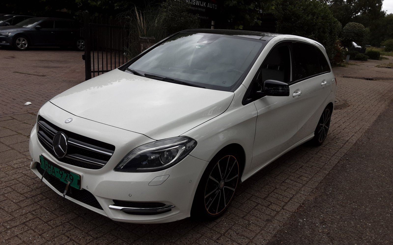 Mercedes-Benz B-klasse 200 Ambition 2013 - voorkant