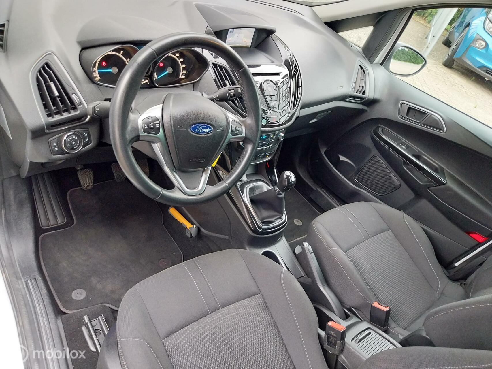 Foto van Ford B-max