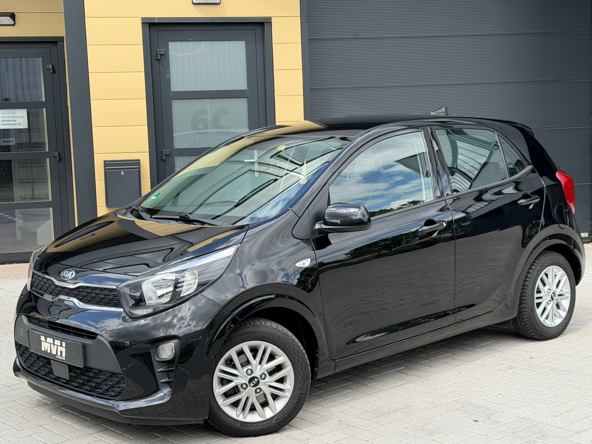 Kia Picanto 1.0 DPi DynamicLine - Airco - Lichtmetaal - Camera - Cruise - OrigNL - NAP 2020 - voorkant