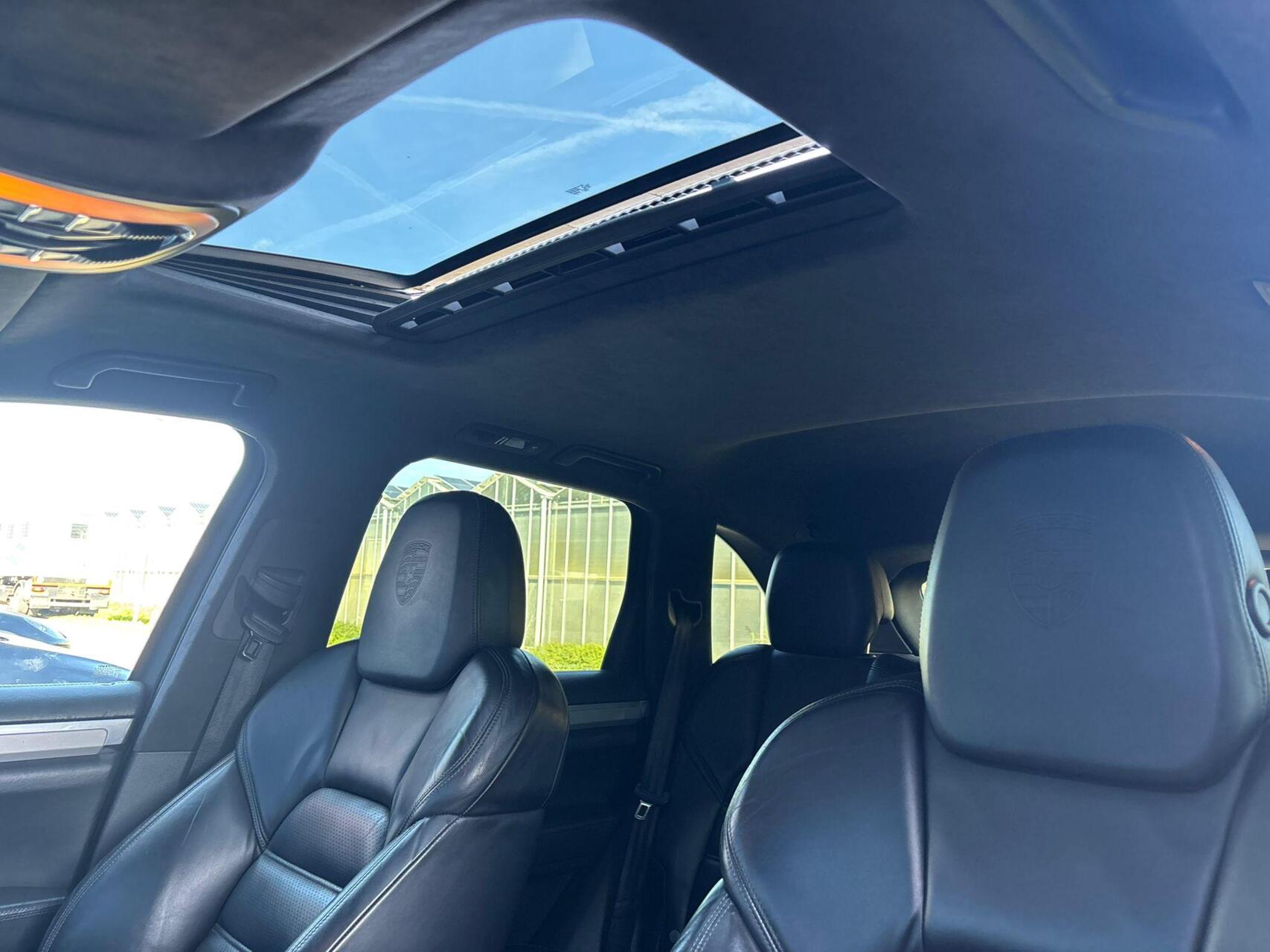 Foto van Porsche Cayenne Turbo
