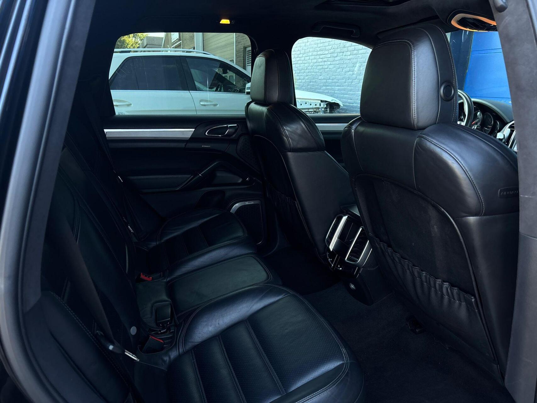Foto van Porsche Cayenne Turbo