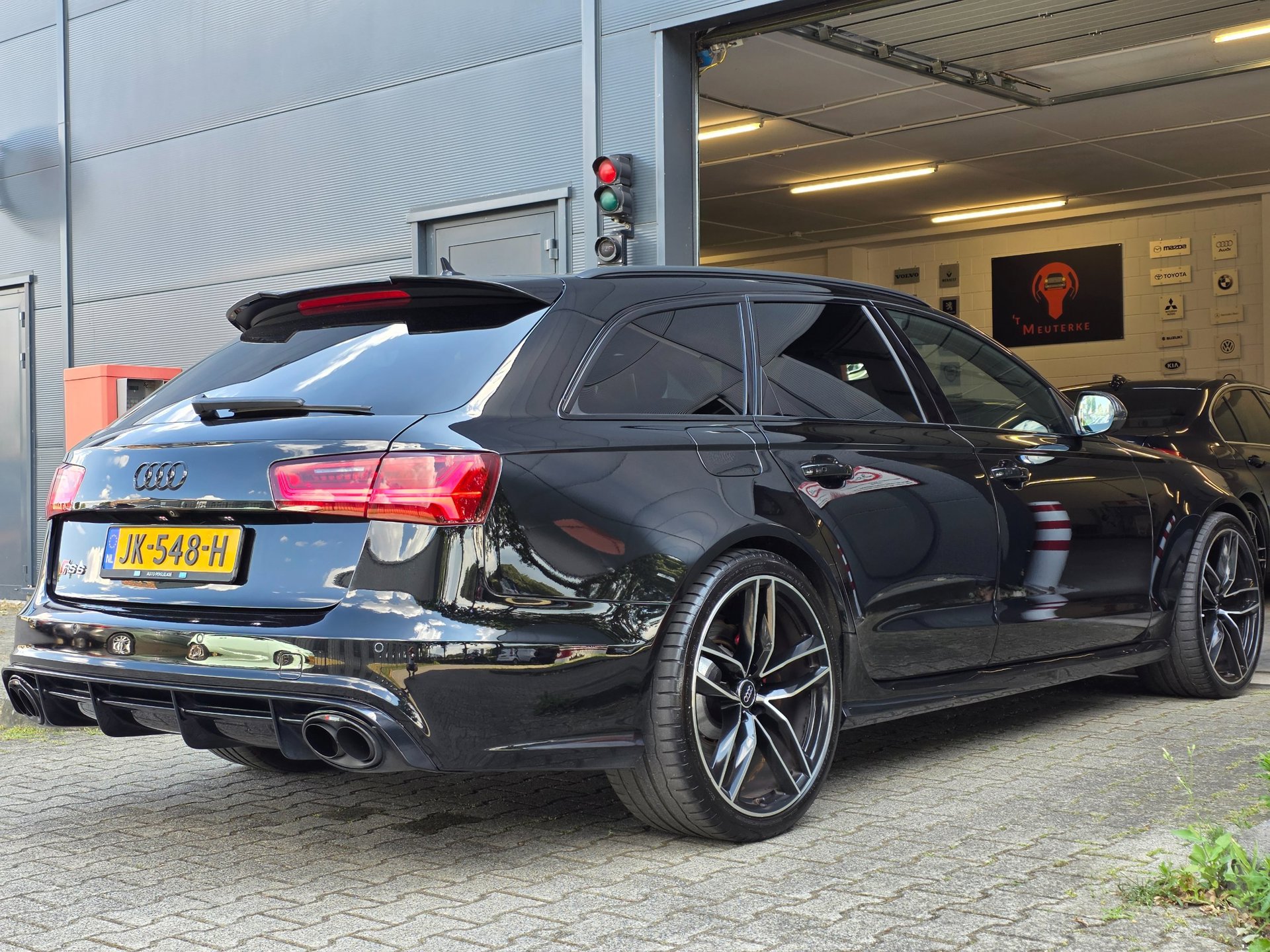 Foto van Audi RS 6 Avant Performance