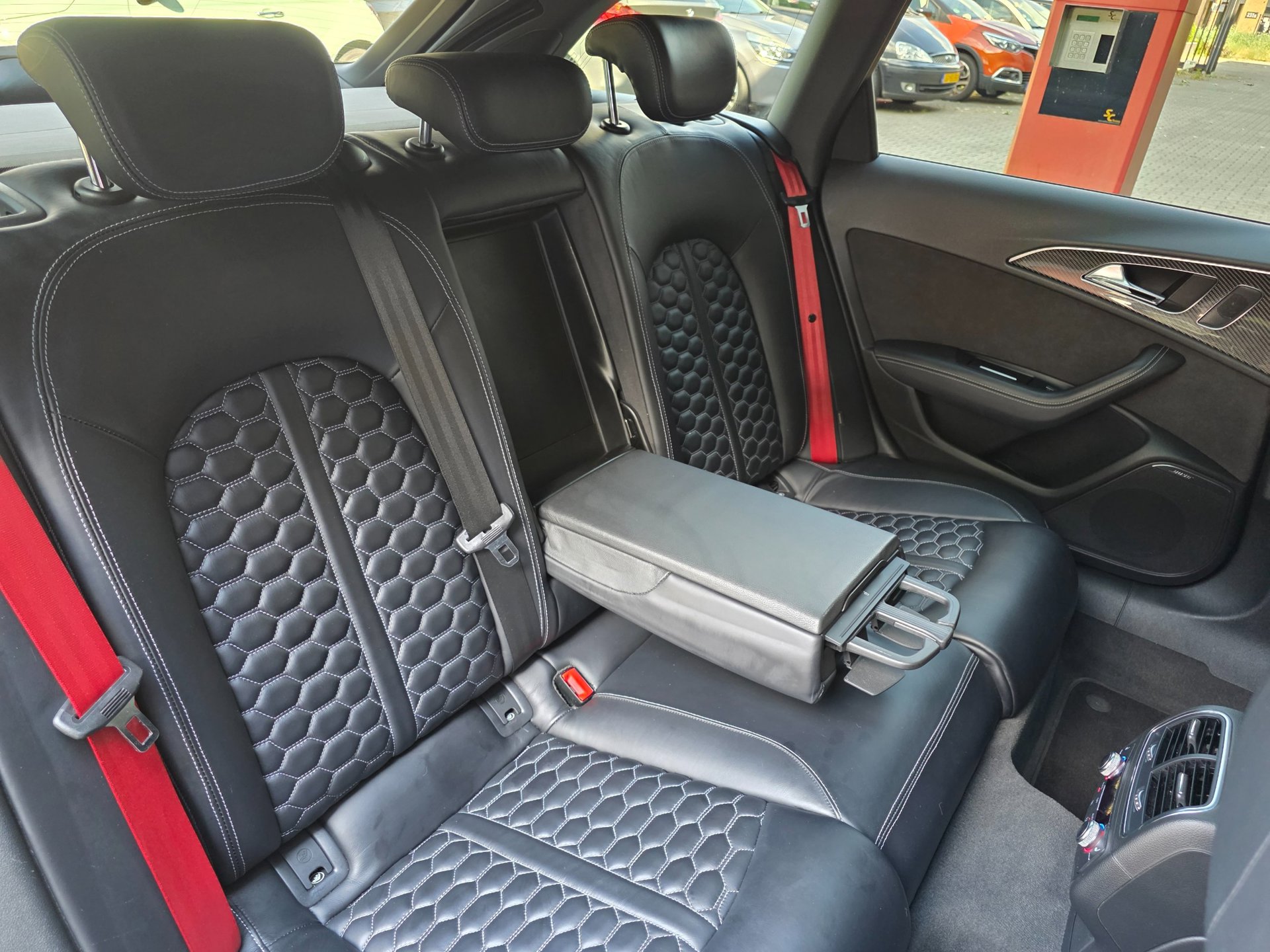 Foto van Audi RS 6 Avant Performance