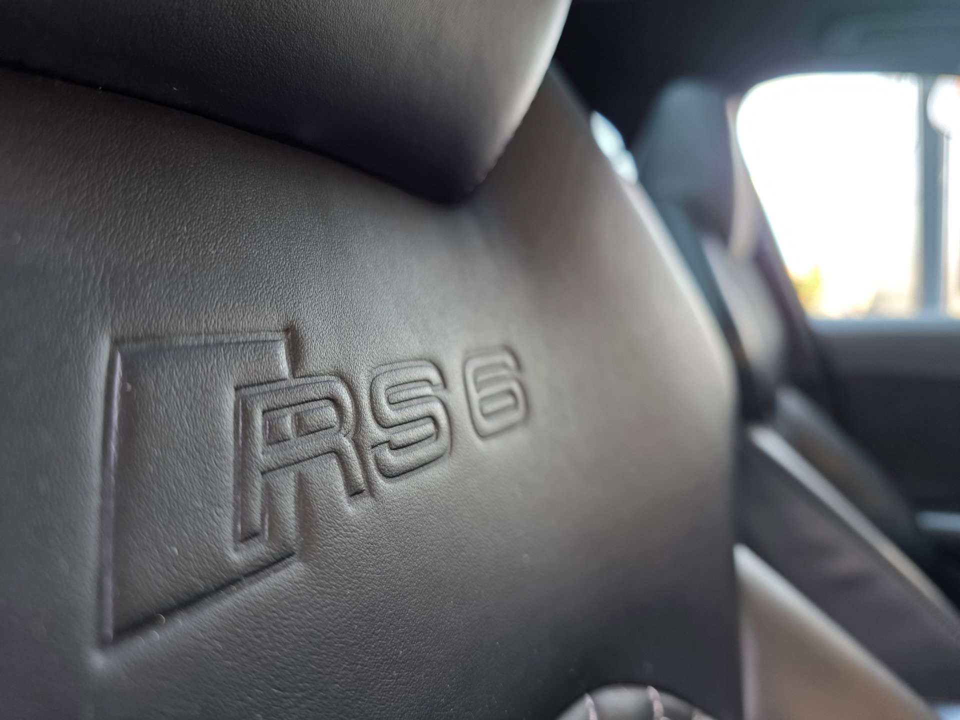 Foto van Audi RS 6 Avant Performance