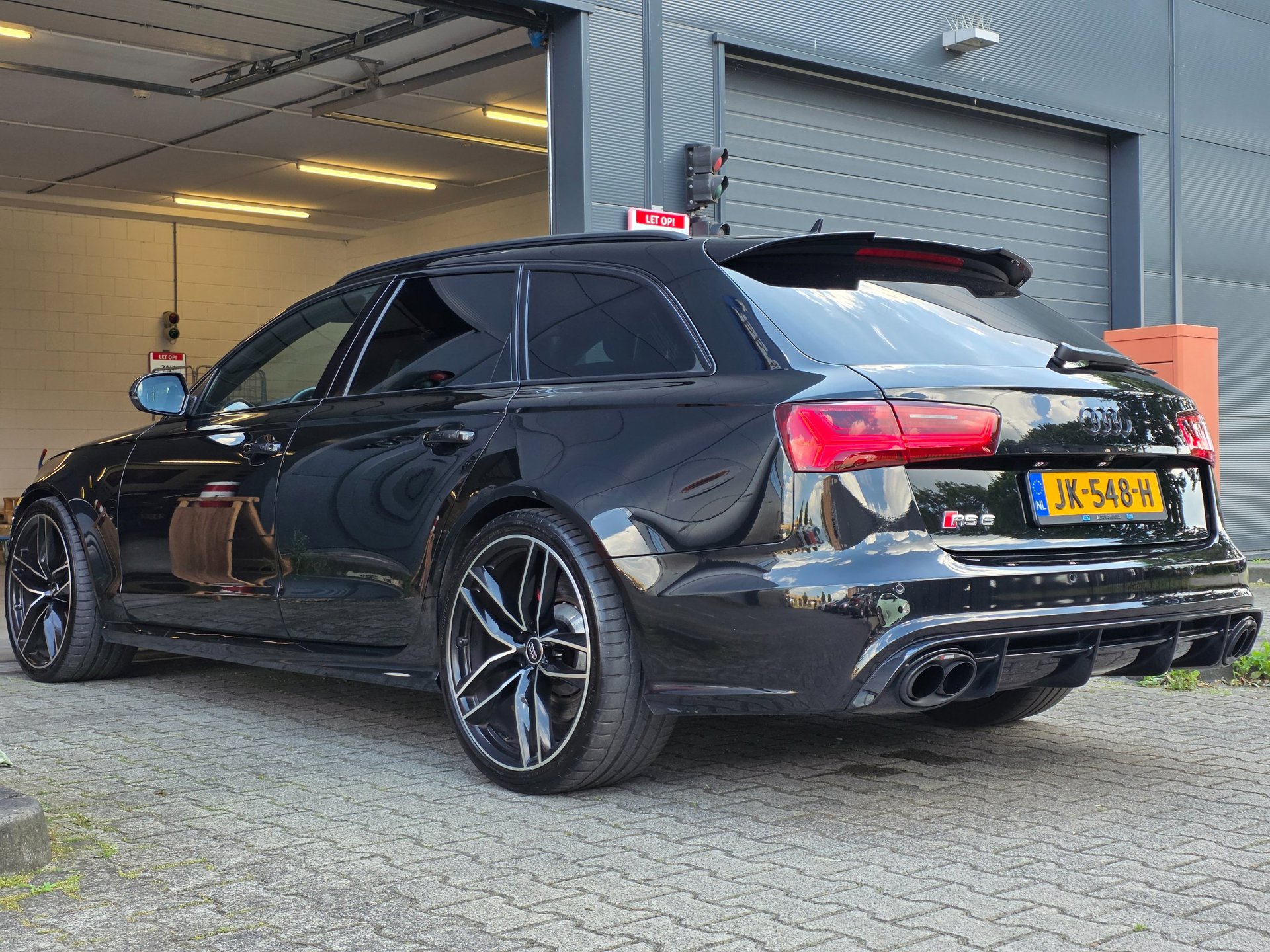 Foto van Audi RS 6 Avant Performance