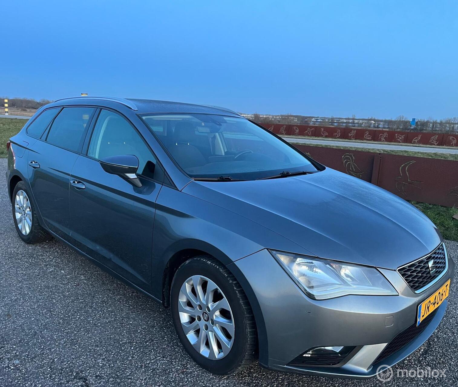 Seat Leon ST 1.6 TDI Style Connect Ecomotive 2016 - voorkant