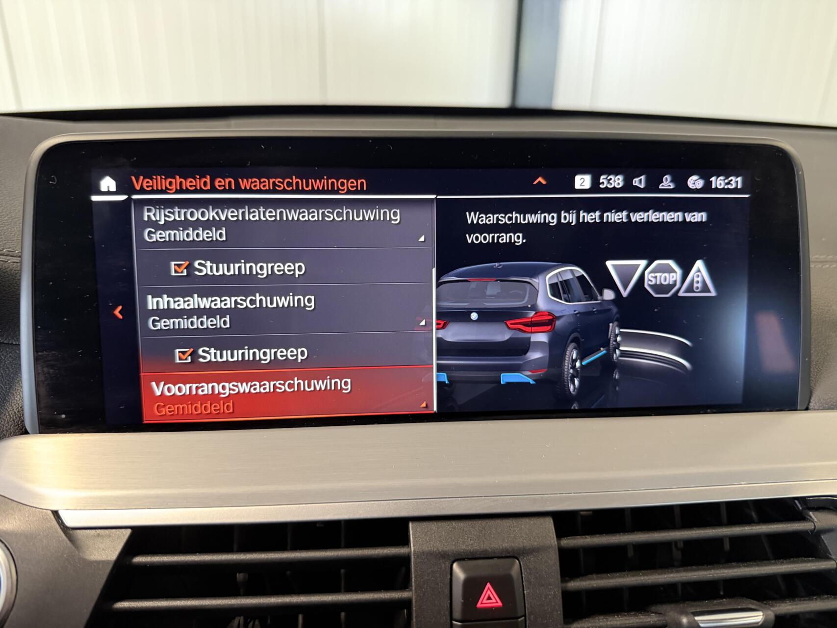 Foto van BMW Ix3