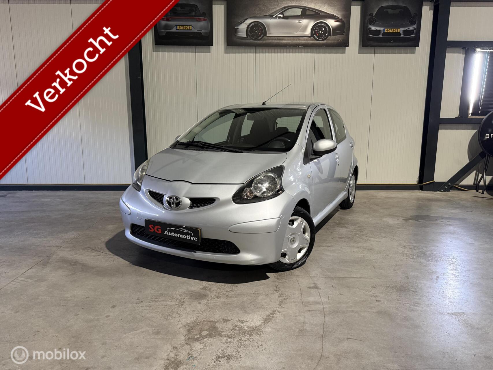 Toyota Toyota Aygo 1.0-12V + nieuwe apk 2007 - voorkant