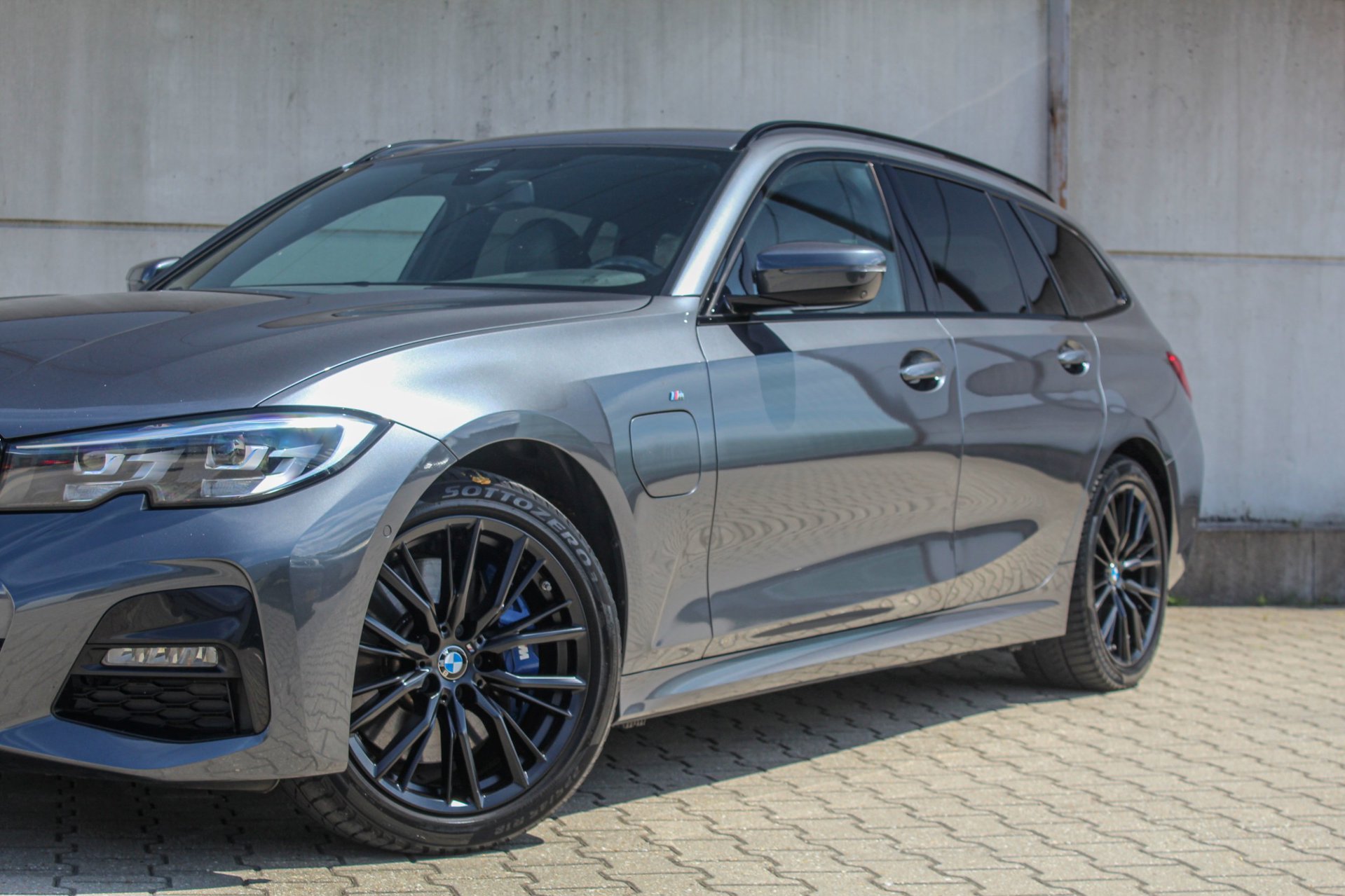 Foto van BMW 330e xDrive