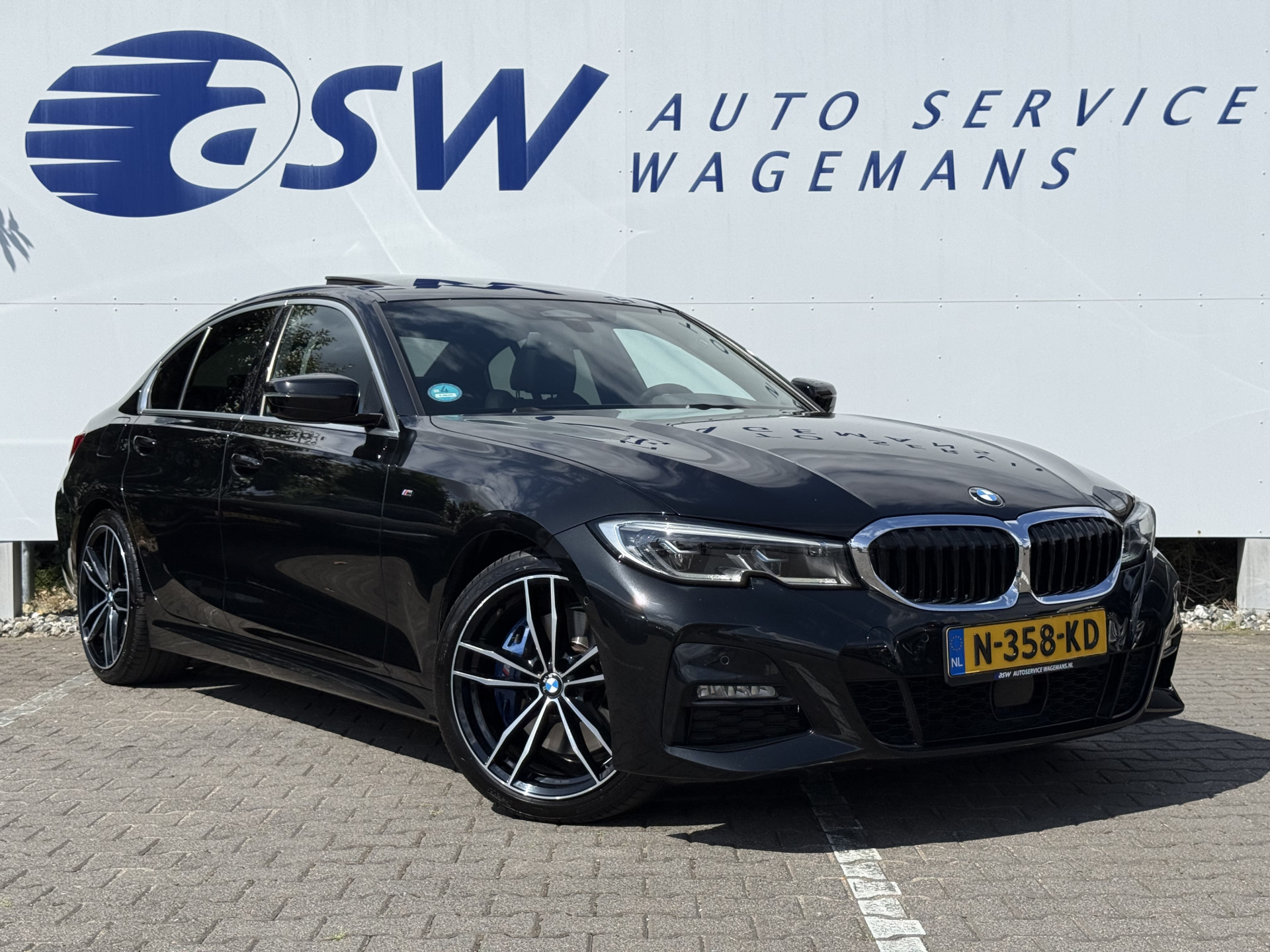 Foto van BMW 330i