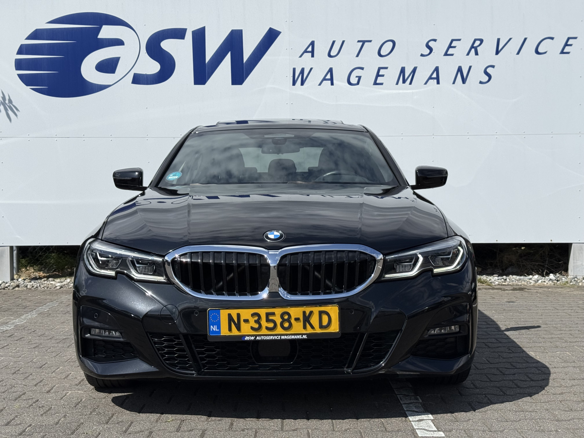 Foto van BMW 330i