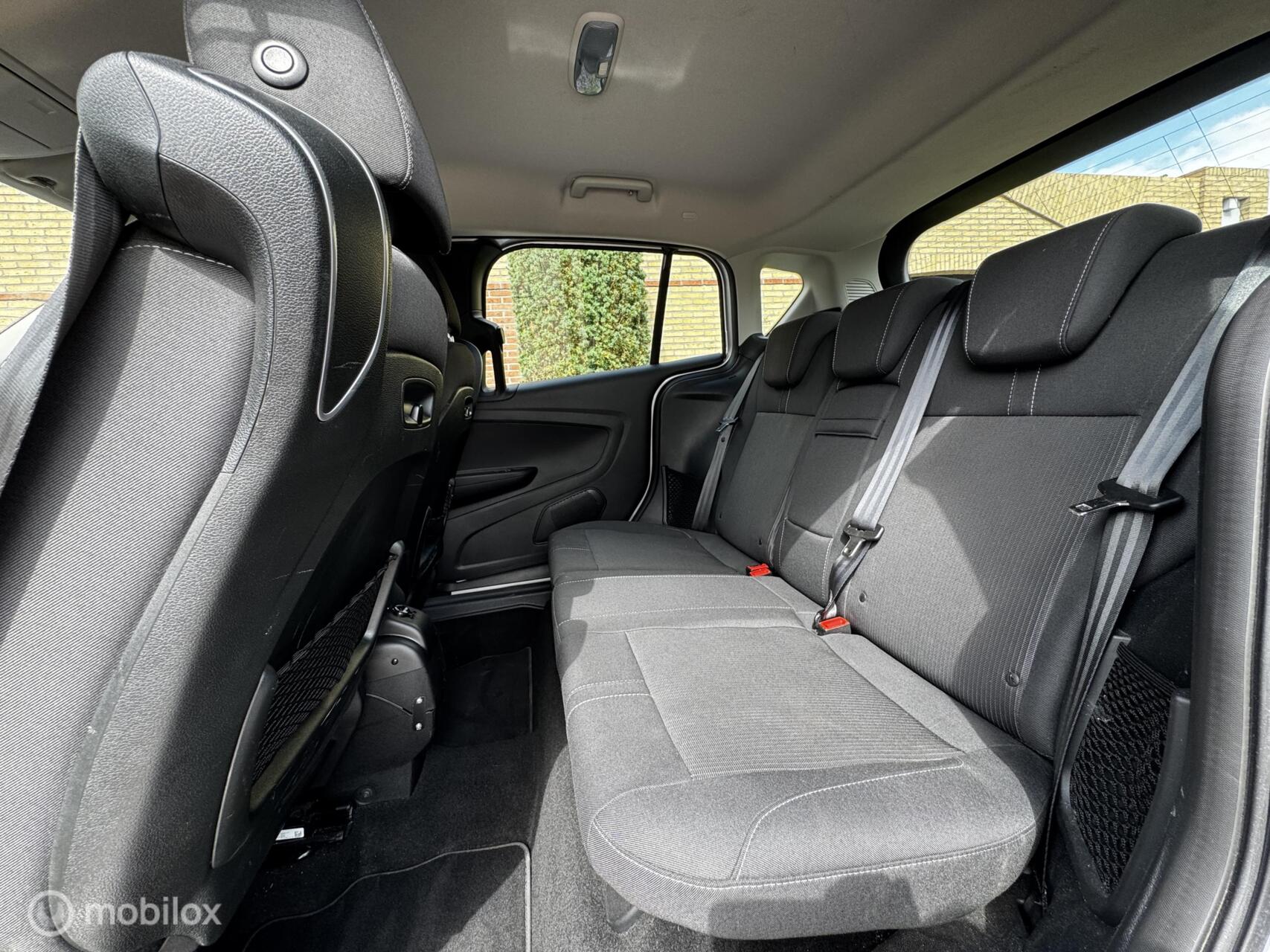 Foto van Ford B-max