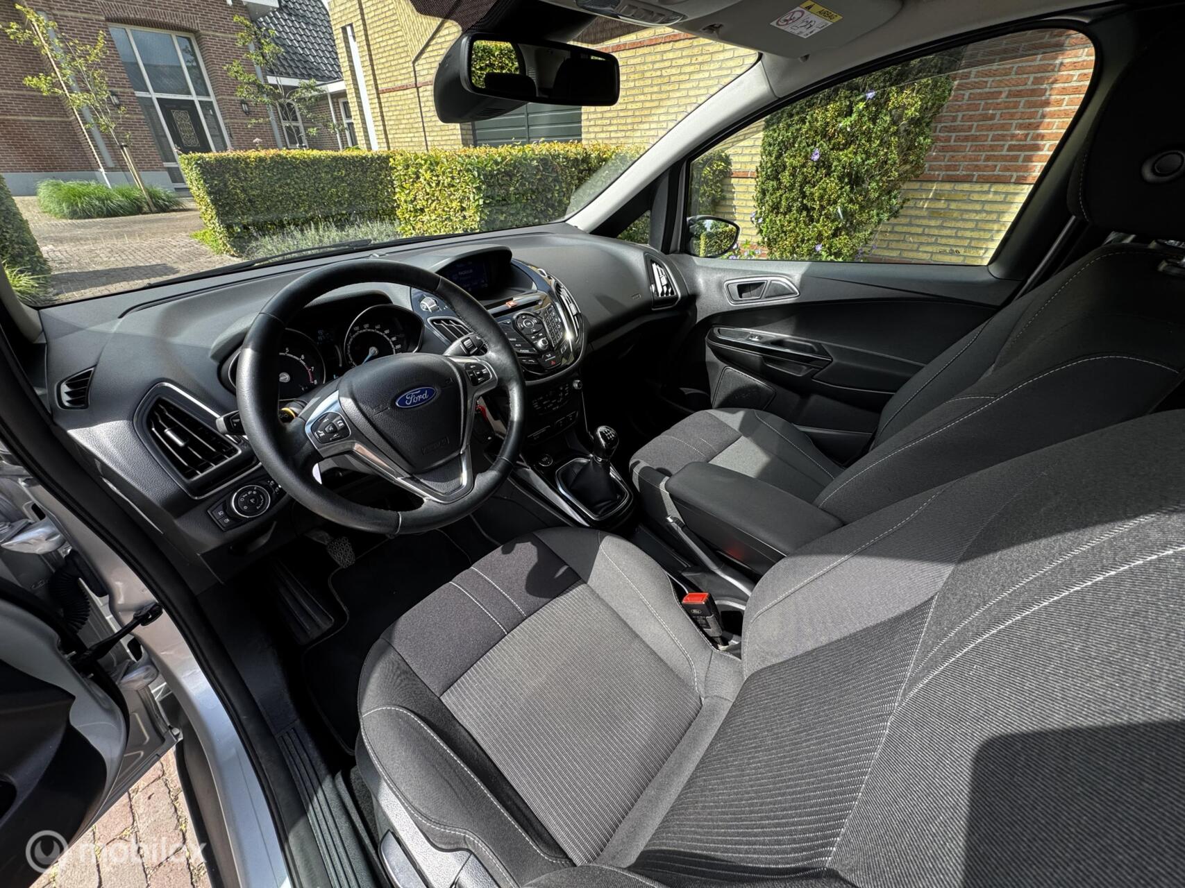 Foto van Ford B-max