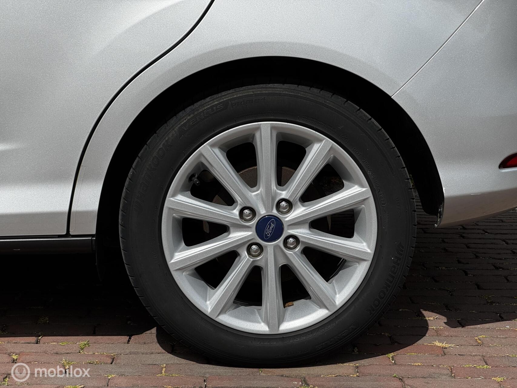 Foto van Ford B-max