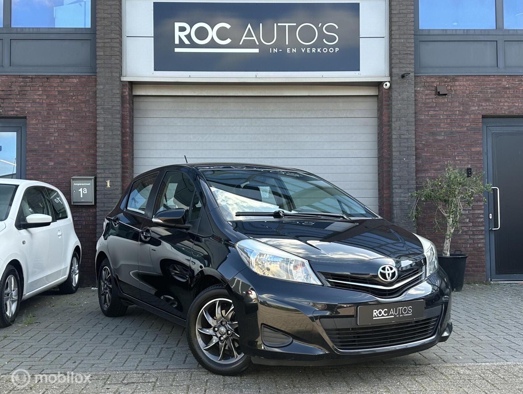 Toyota Toyota Yaris 1.3 VVT-i Aspiration | Automaat | Airco | Cruis 2012 - voorkant