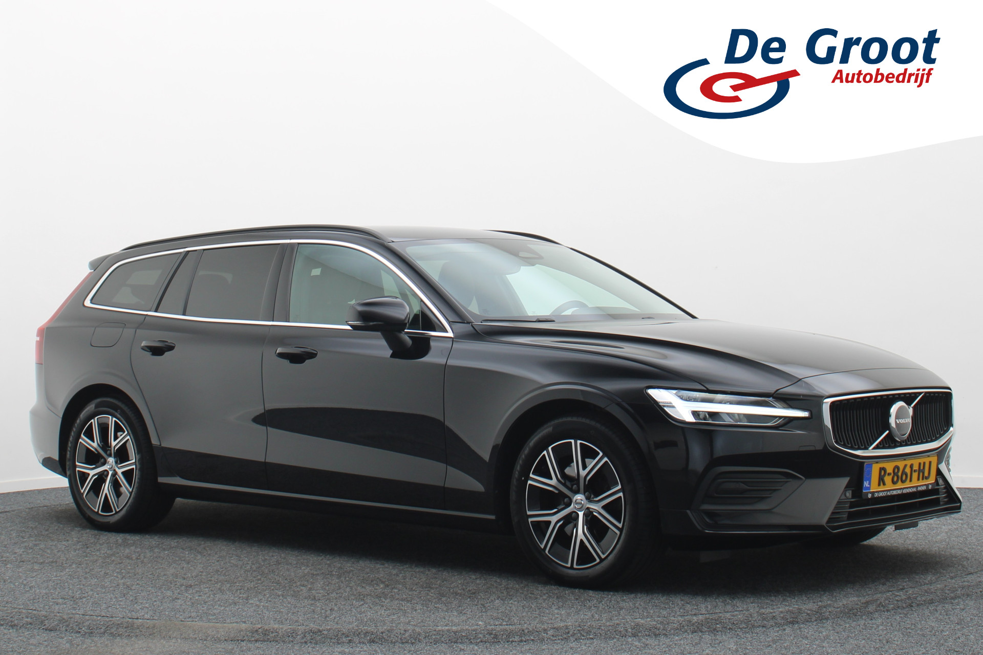 Volvo V60 2.0 B4 Core 2022 - voorkant