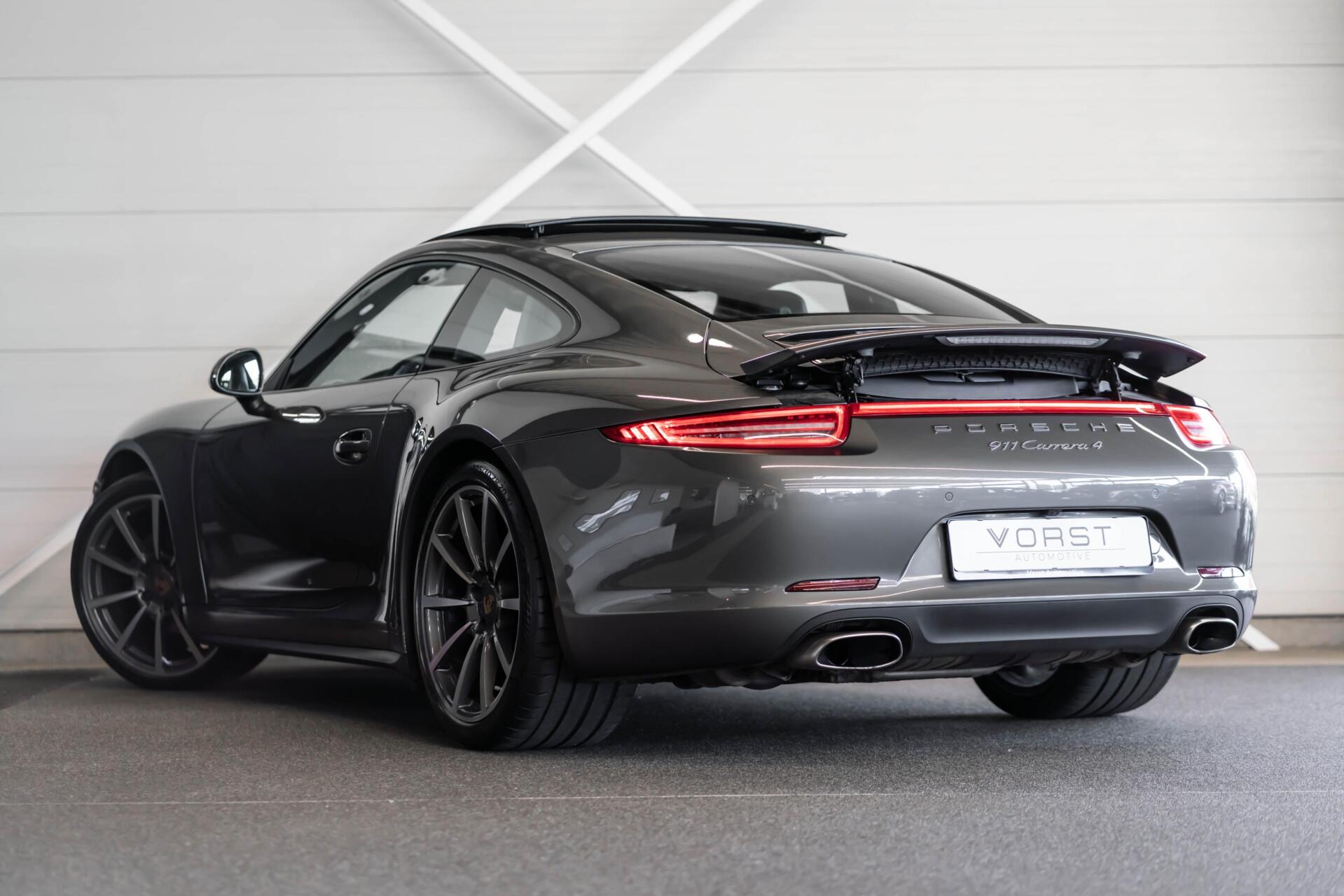 Foto van Porsche 911 Carrera 4