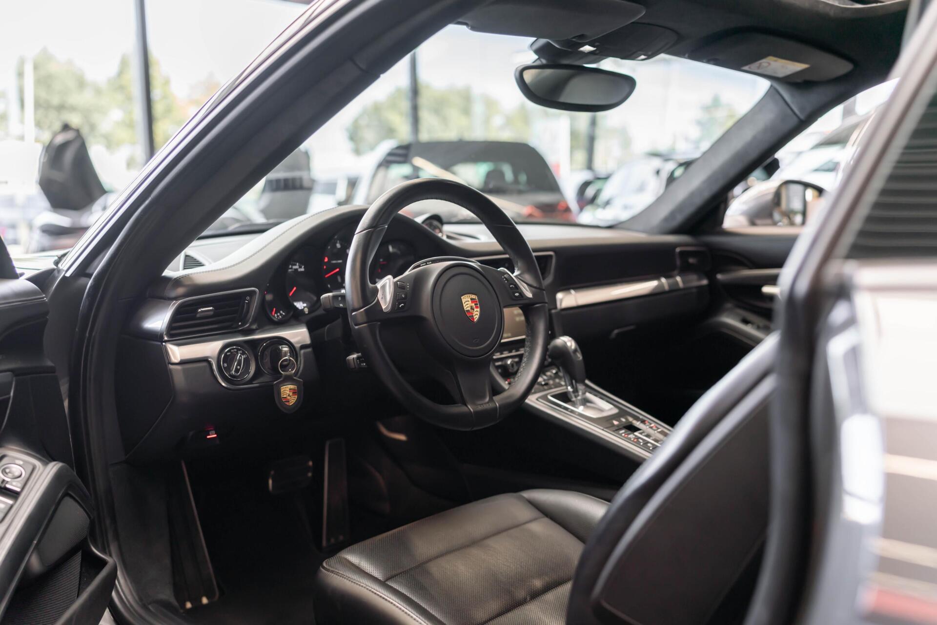 Foto van Porsche 911 Carrera 4
