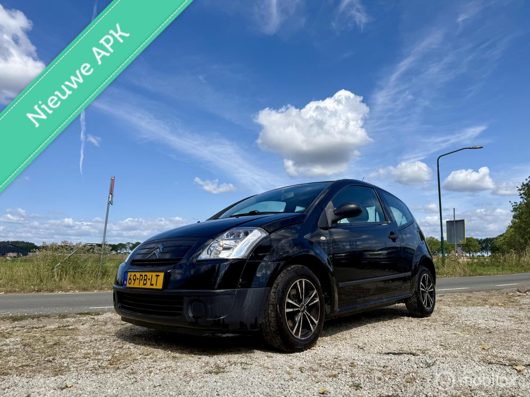 Citroen C2 1.1i Ligne Prestige, BJ 2004, APK Juli 2027, NAP 2004 - voorkant