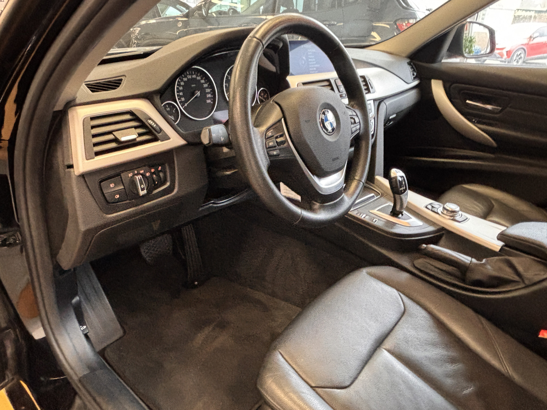 Foto van BMW 318i