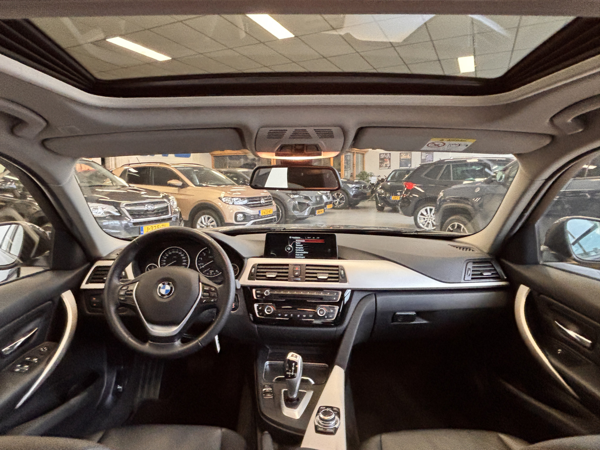Foto van BMW 318i